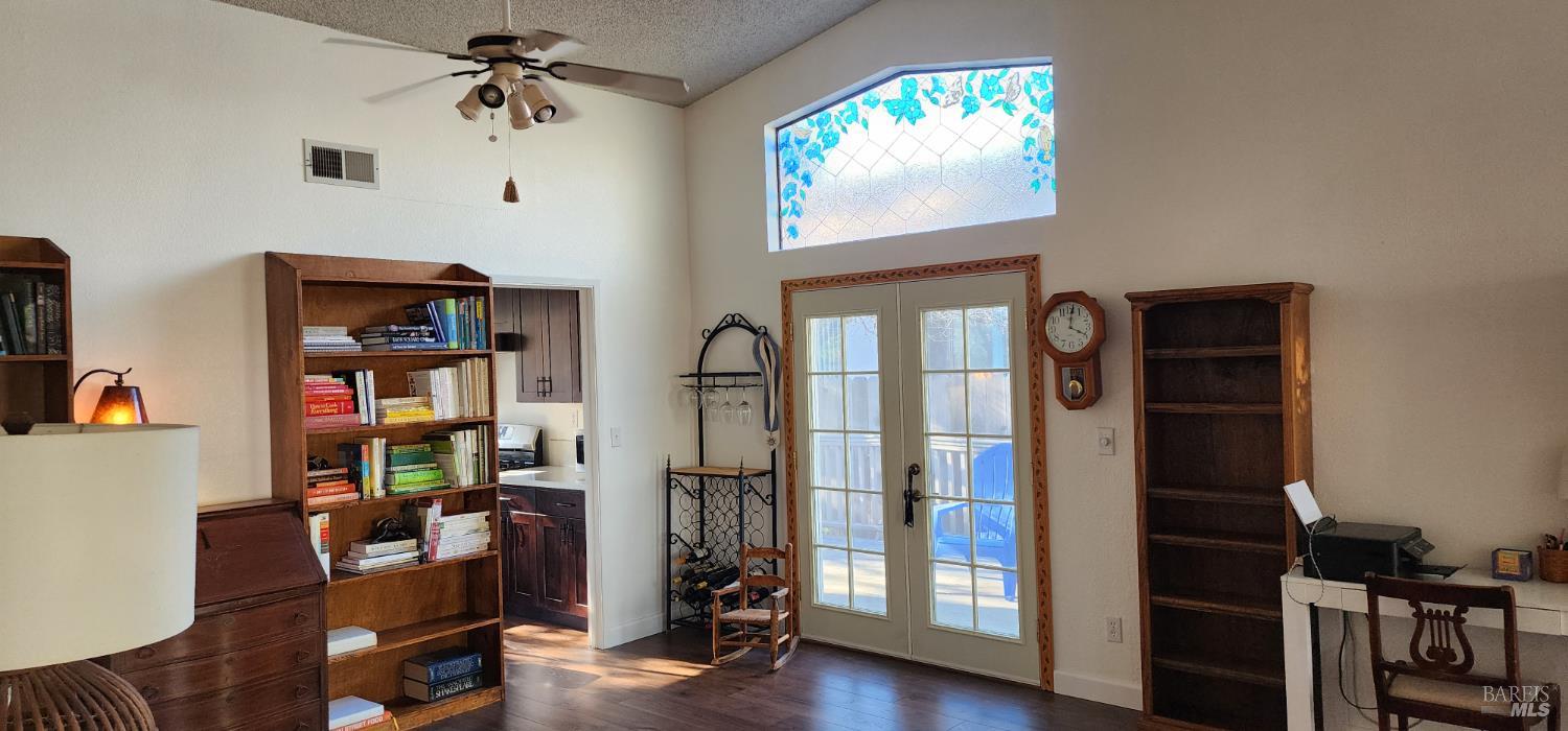 Detail Gallery Image 3 of 44 For 2350 Elliott Dr, American Canyon,  CA 94503 - 4 Beds | 3 Baths