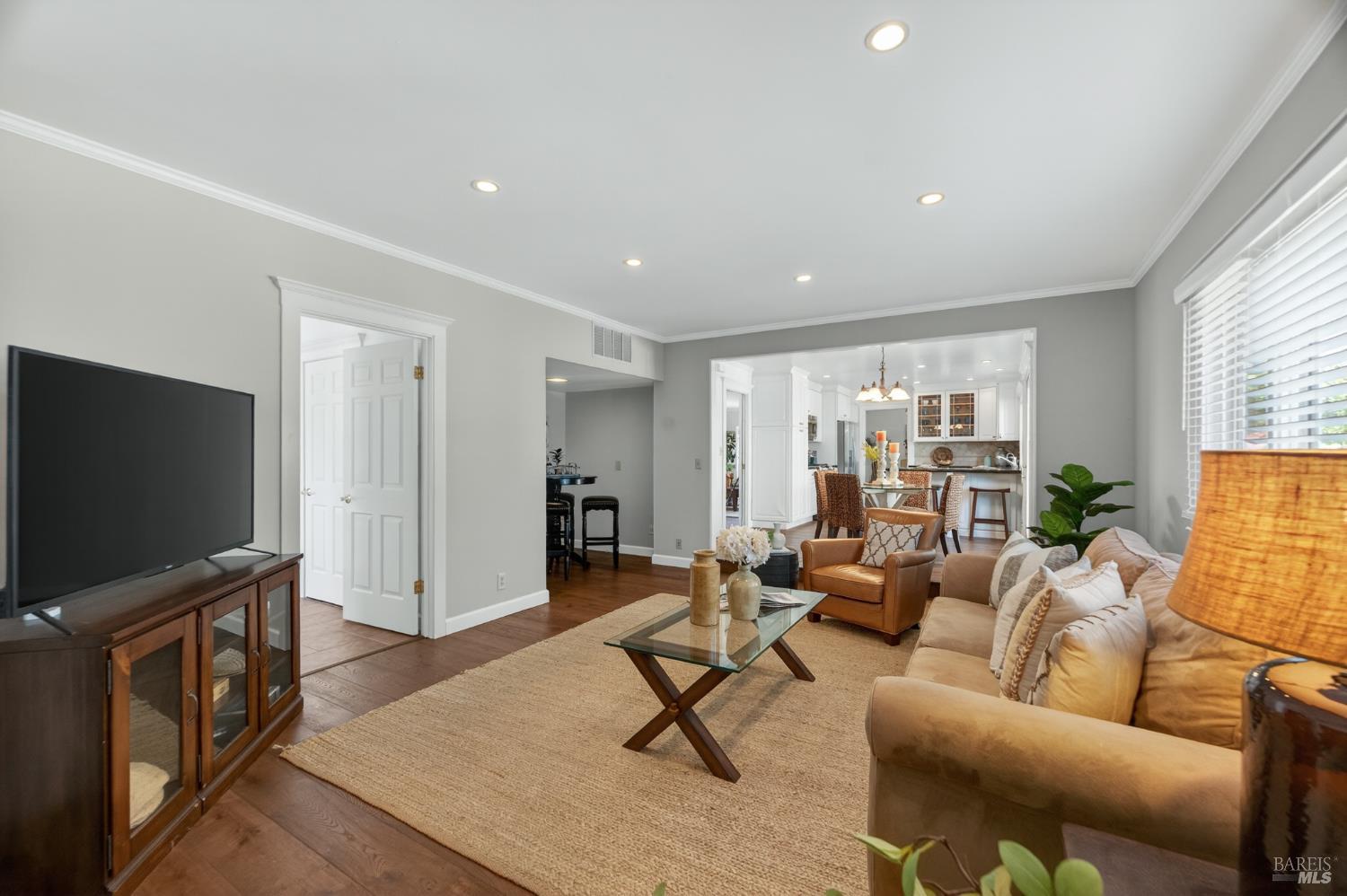 Detail Gallery Image 28 of 68 For 3932 Montrose St, Napa,  CA 94558 - 4 Beds | 2/1 Baths