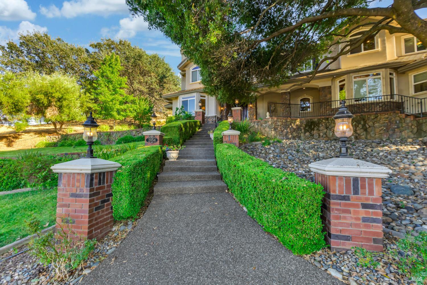 Detail Gallery Image 77 of 89 For 2054 Pinecrest Ct, Vacaville,  CA 95688 - 4 Beds | 4/1 Baths