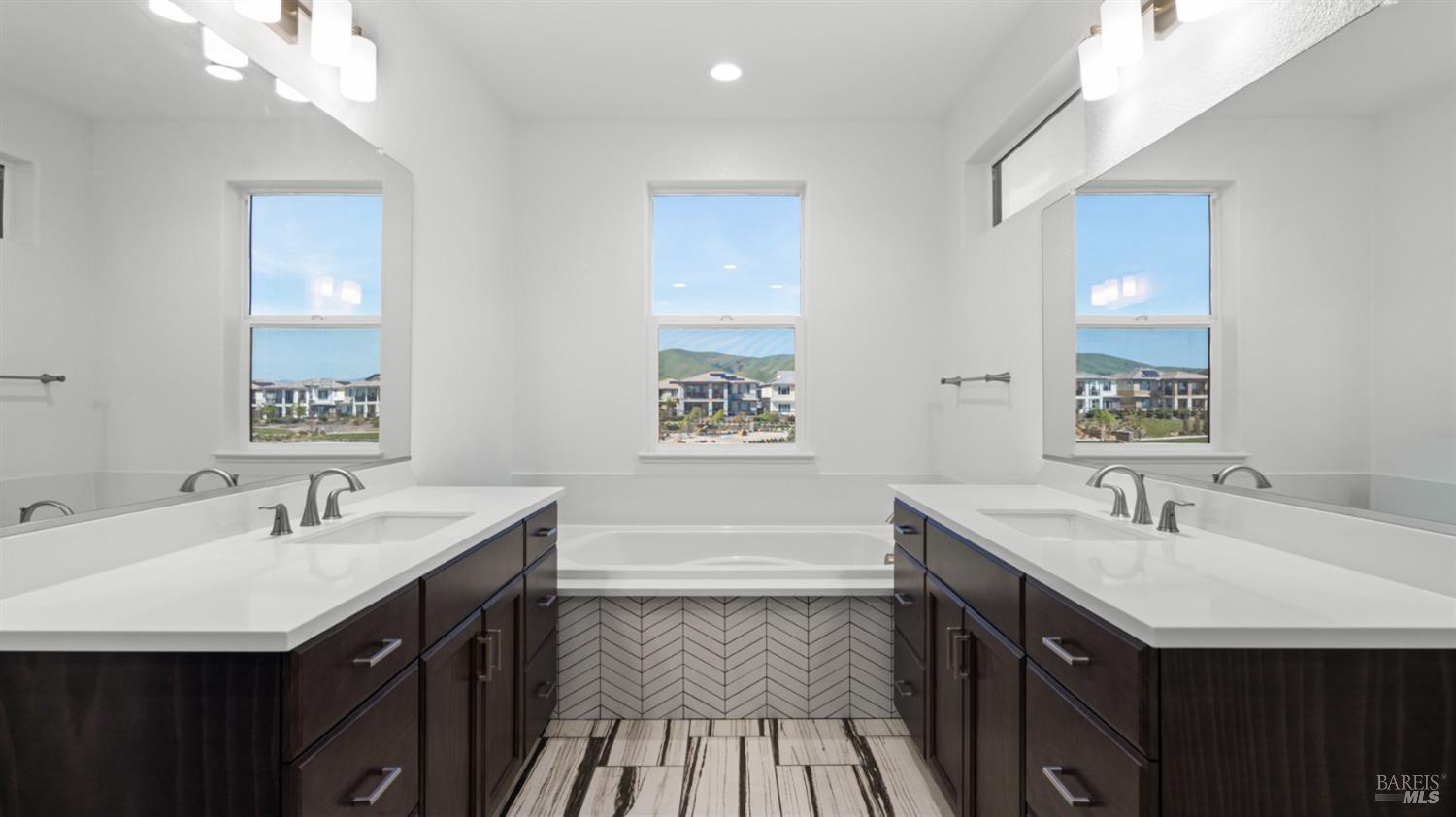 Detail Gallery Image 36 of 65 For 2409 Waterside Dr, Fairfield,  CA 94533 - 4 Beds | 3 Baths