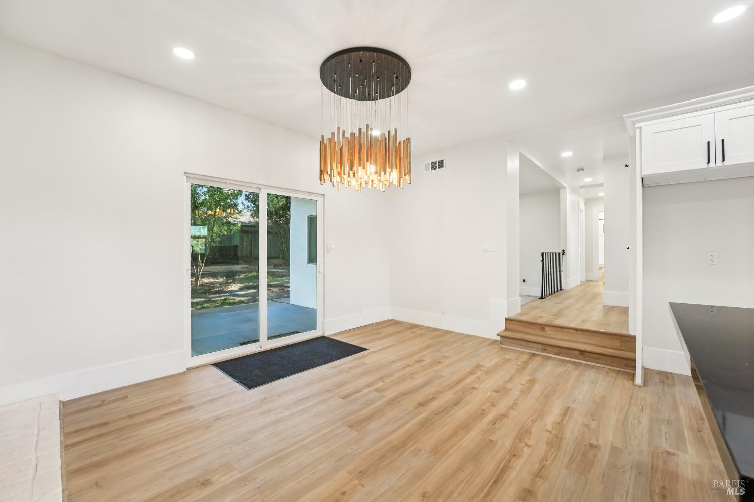 Detail Gallery Image 16 of 49 For 1662 Glazier Dr, Concord,  CA 94521 - 3 Beds | 2 Baths