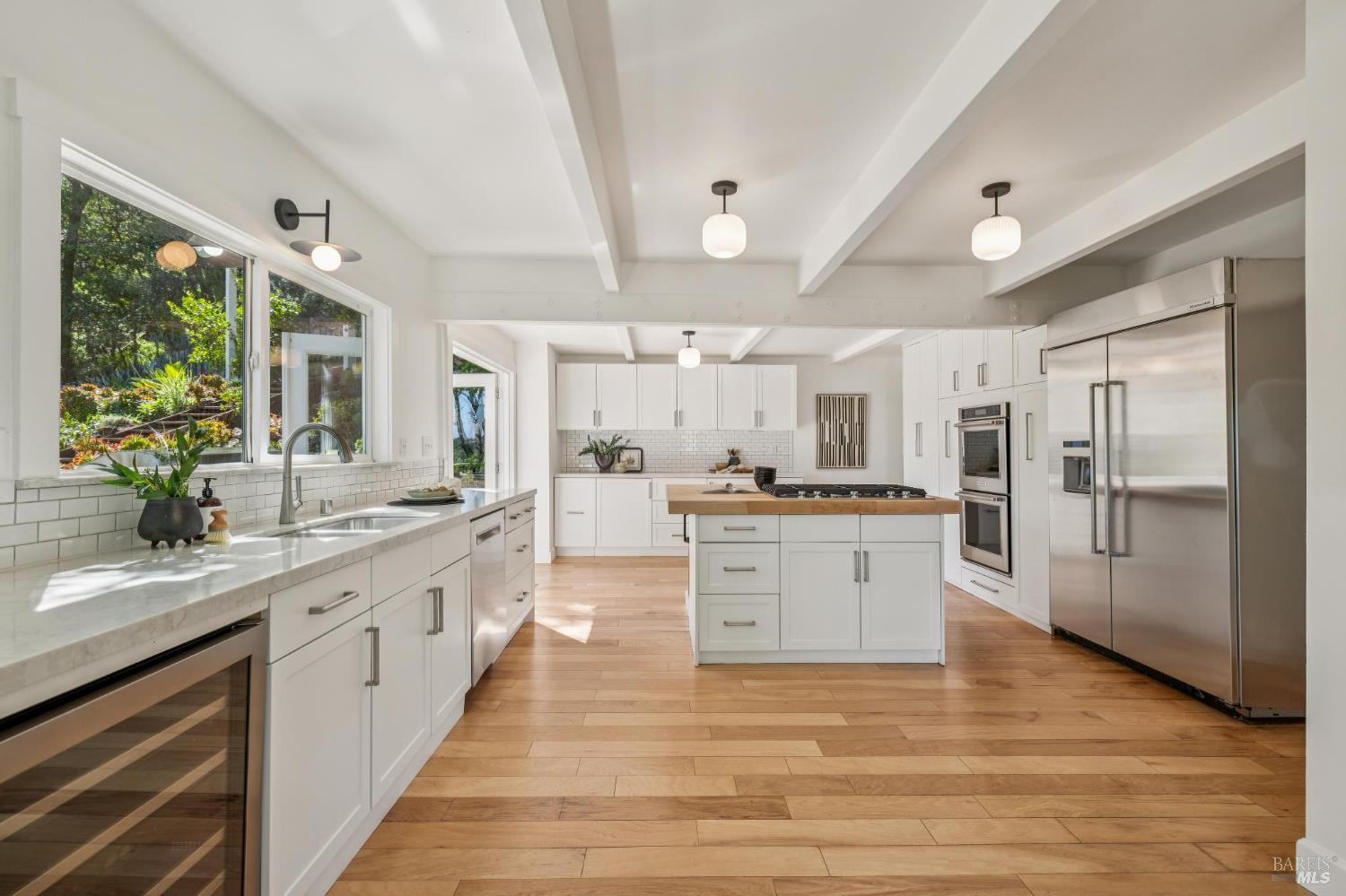 Detail Gallery Image 14 of 70 For 67 Oak Springs Dr, San Anselmo,  CA 94960 - 5 Beds | 4/1 Baths