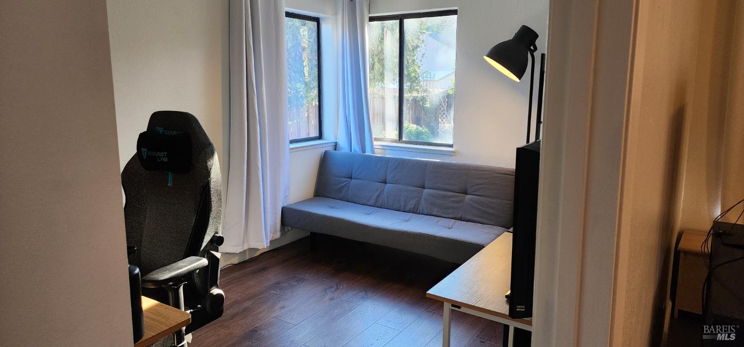 Detail Gallery Image 13 of 44 For 2350 Elliott Dr, American Canyon,  CA 94503 - 4 Beds | 3 Baths