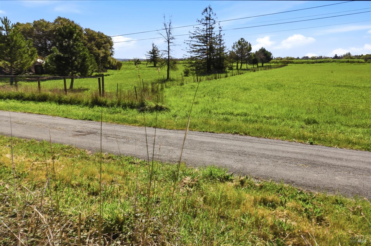 Detail Gallery Image 34 of 36 For 1407 Georgia Ct, Rohnert Park,  CA 94928 - 4 Beds | 3 Baths