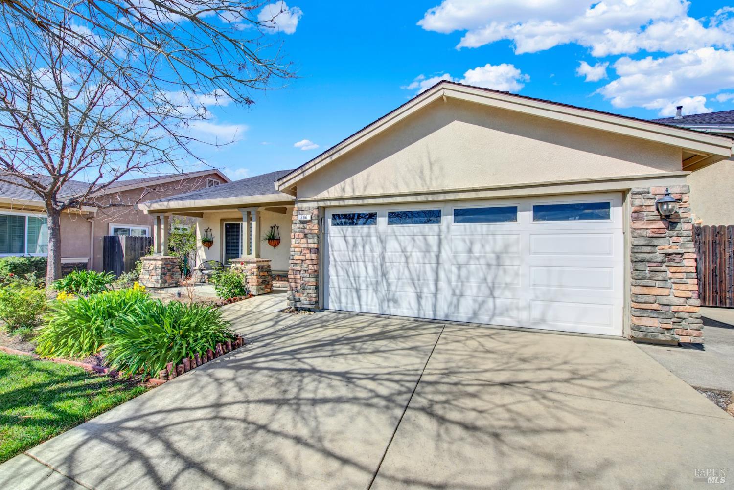 Detail Gallery Image 12 of 77 For 360 Grand Canyon Dr, Vacaville,  CA 95687 - 2 Beds | 2 Baths