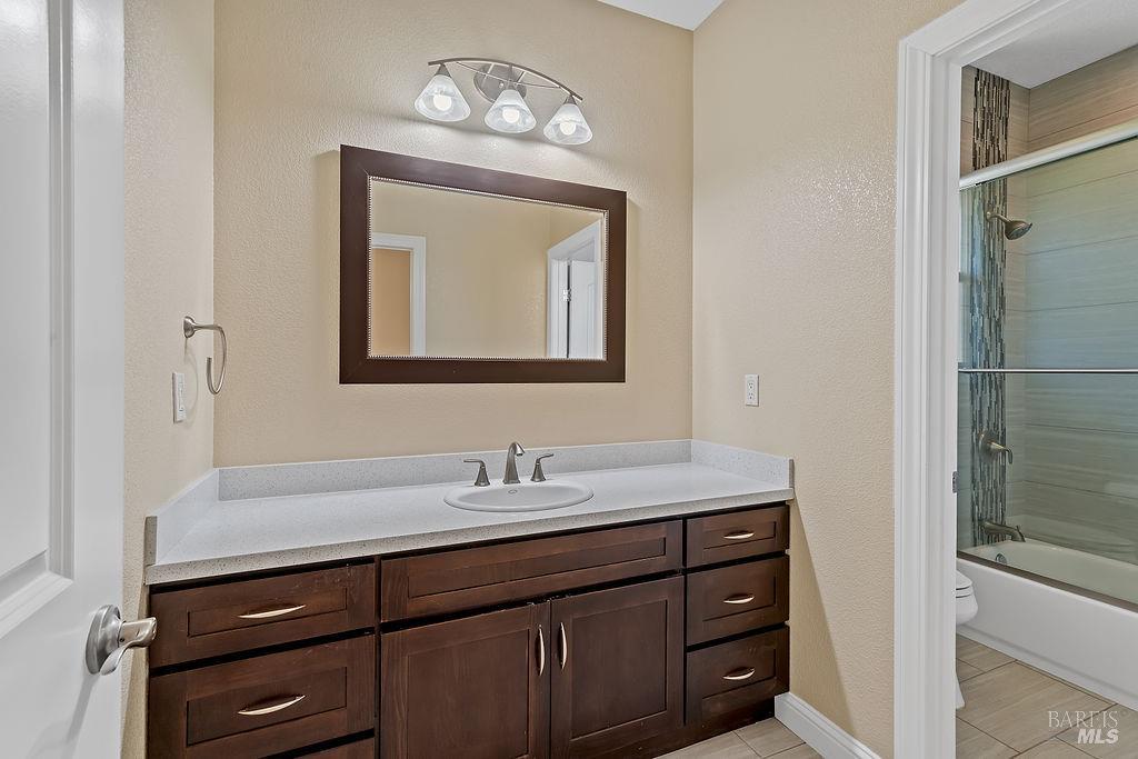 Detail Gallery Image 31 of 45 For 125 Anish Way, Windsor,  CA 95492 - 4 Beds | 3/1 Baths