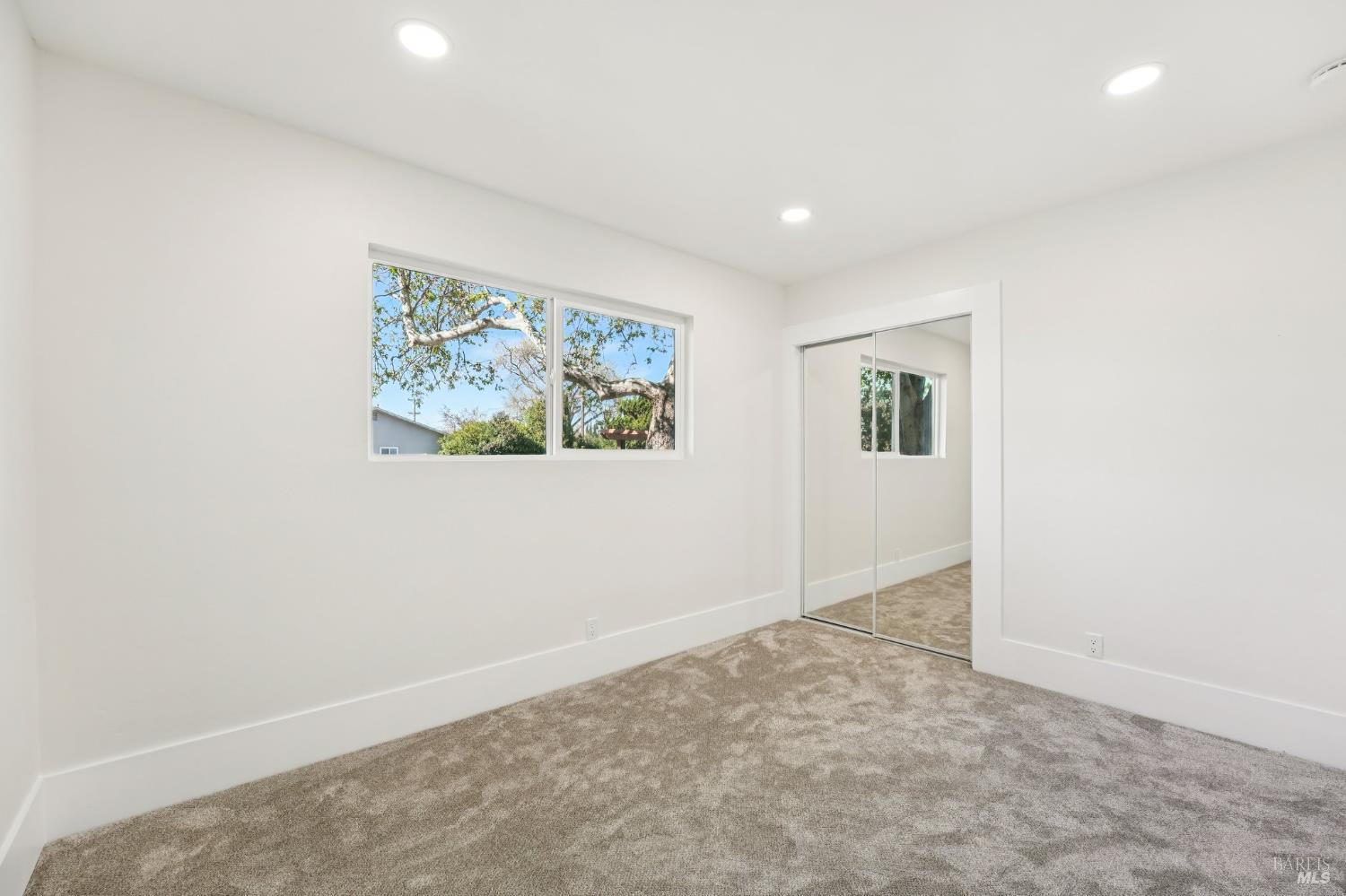 Detail Gallery Image 33 of 49 For 1662 Glazier Dr, Concord,  CA 94521 - 3 Beds | 2 Baths