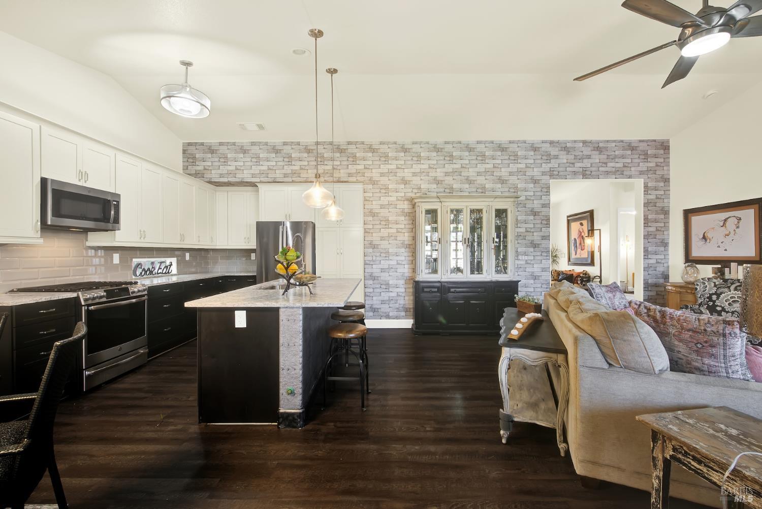 Detail Gallery Image 28 of 77 For 360 Grand Canyon Dr, Vacaville,  CA 95687 - 2 Beds | 2 Baths