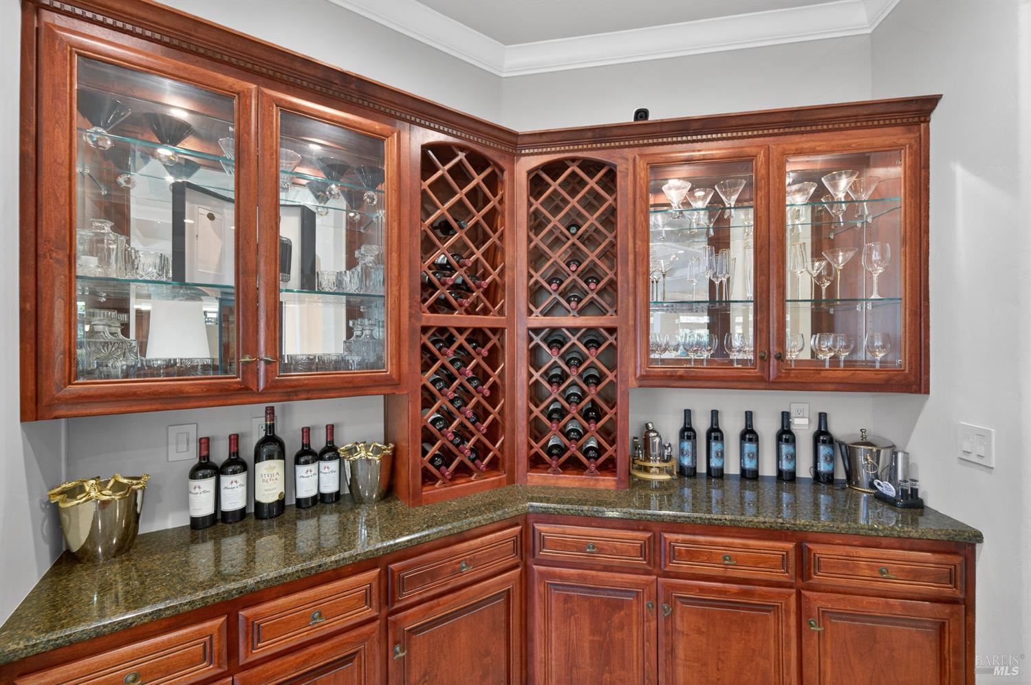 Detail Gallery Image 21 of 89 For 2054 Pinecrest Ct, Vacaville,  CA 95688 - 4 Beds | 4/1 Baths