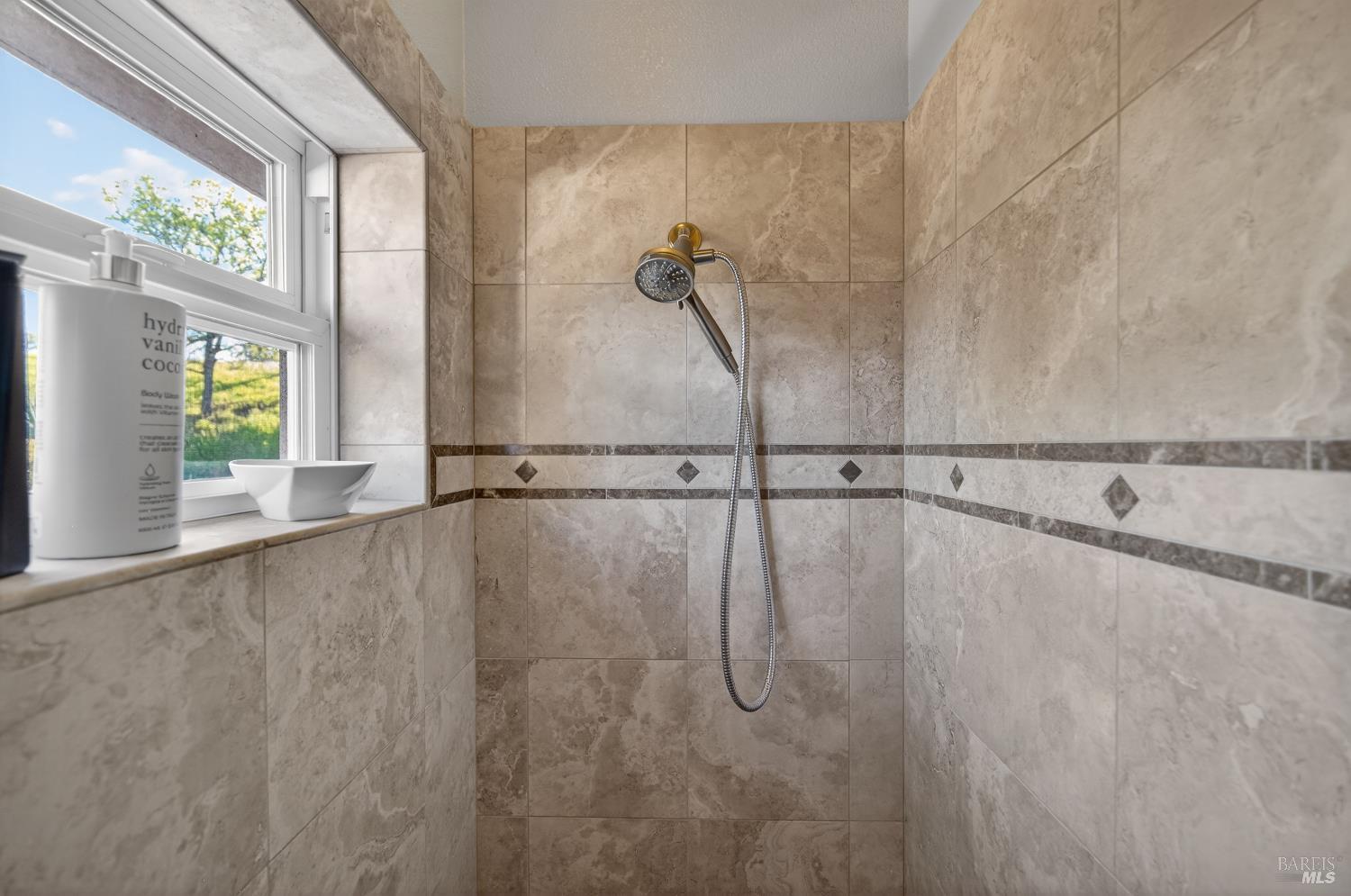 Detail Gallery Image 38 of 89 For 2054 Pinecrest Ct, Vacaville,  CA 95688 - 4 Beds | 4/1 Baths