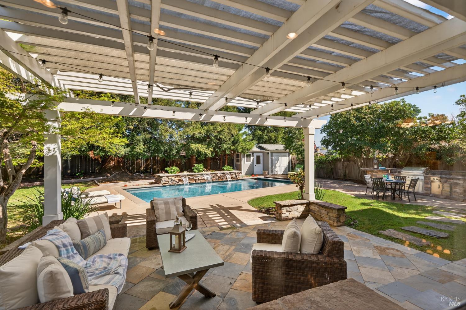 Detail Gallery Image 22 of 68 For 3932 Montrose St, Napa,  CA 94558 - 4 Beds | 2/1 Baths