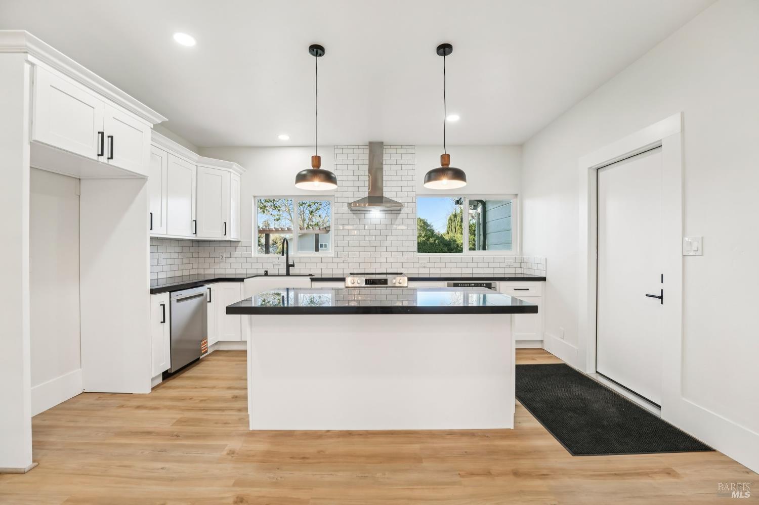 Detail Gallery Image 27 of 49 For 1662 Glazier Dr, Concord,  CA 94521 - 3 Beds | 2 Baths