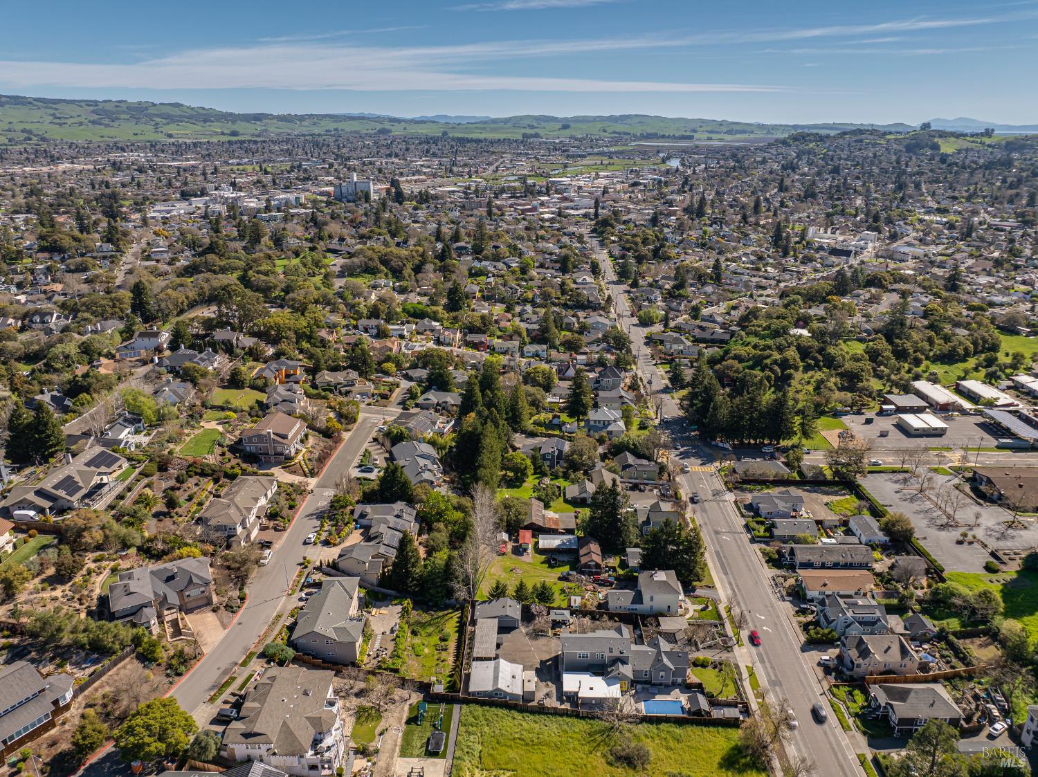 Detail Gallery Image 7 of 9 For 13 Dorenfeld Ct, Petaluma,  CA 94952 - – Beds | – Baths