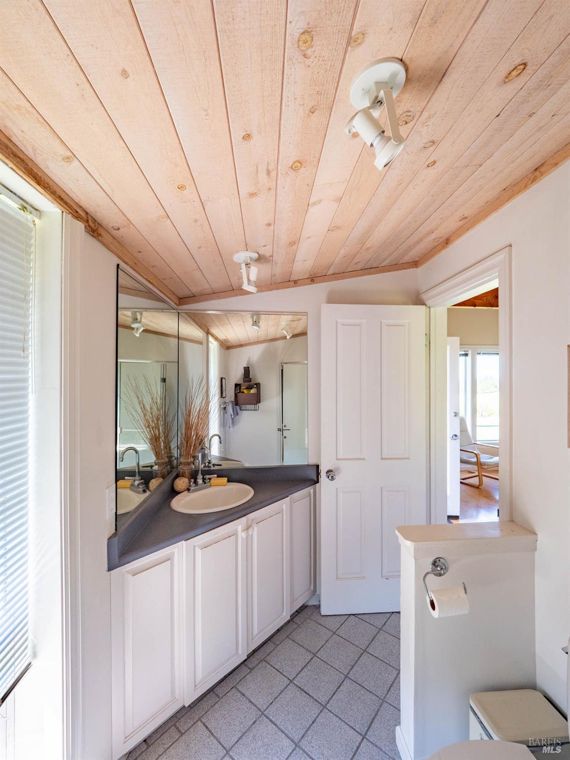 Detail Gallery Image 39 of 80 For 16101 Lost Creek Rd, Yorkville,  CA 95494 - 2 Beds | 2 Baths