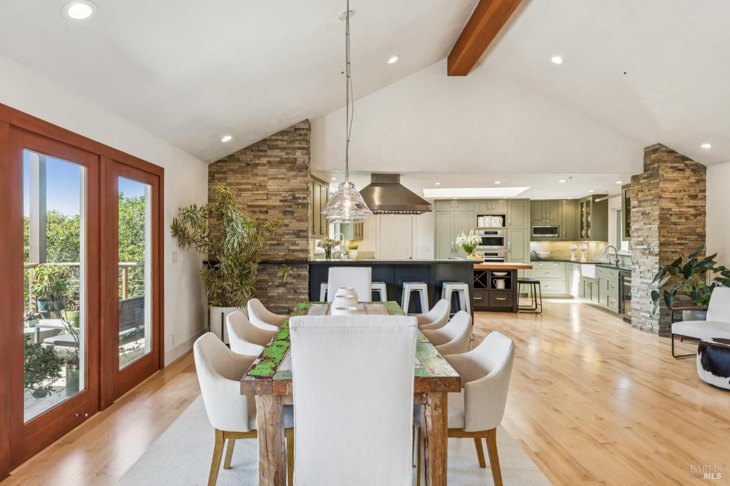 Detail Gallery Image 9 of 99 For 1884 Silverado Trl, Napa,  CA 94558 - 4 Beds | 3/1 Baths