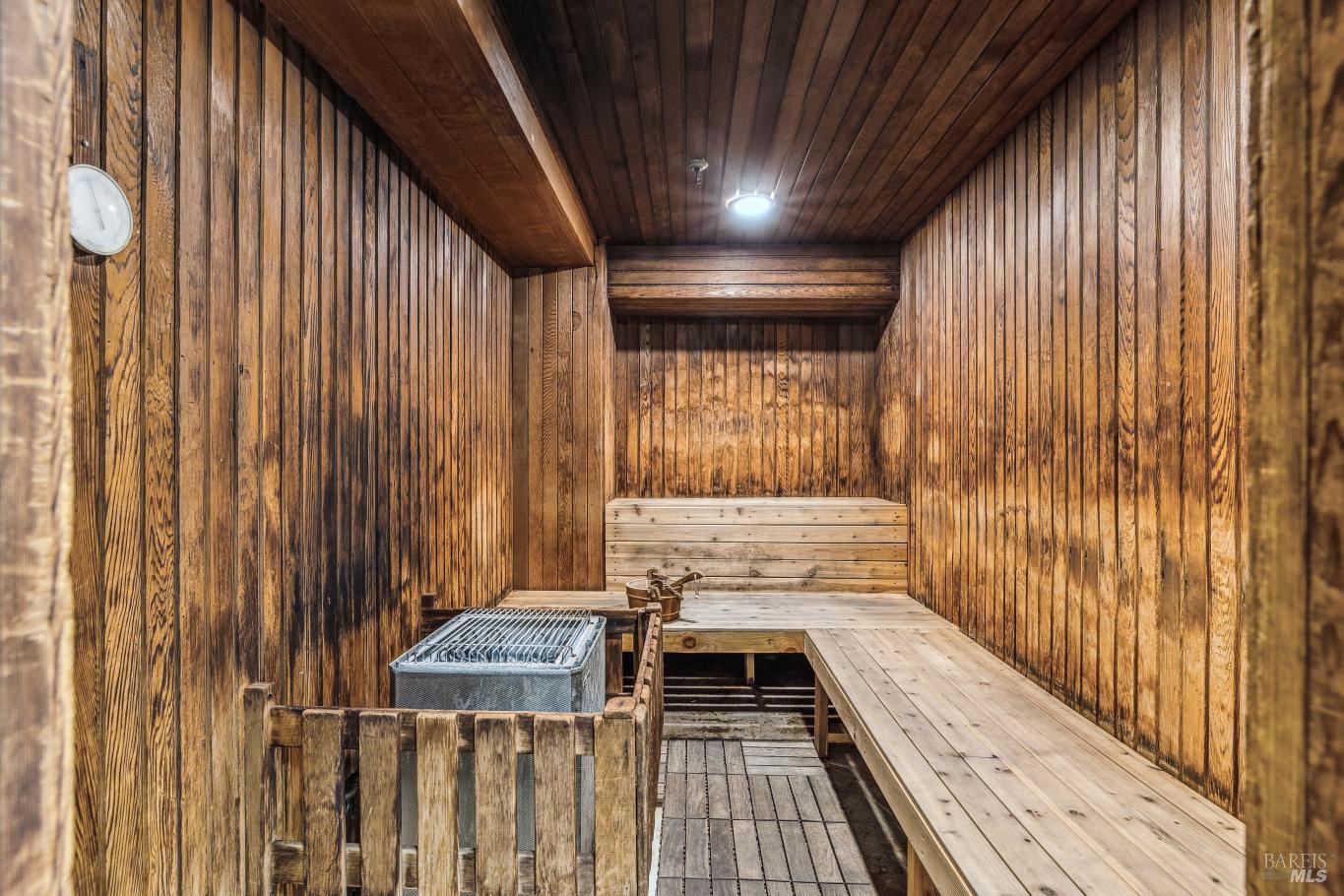 Detail Gallery Image 35 of 38 For 6363 Christie Ave #2627,  Emeryville,  CA 94608 - 2 Beds | 2 Baths