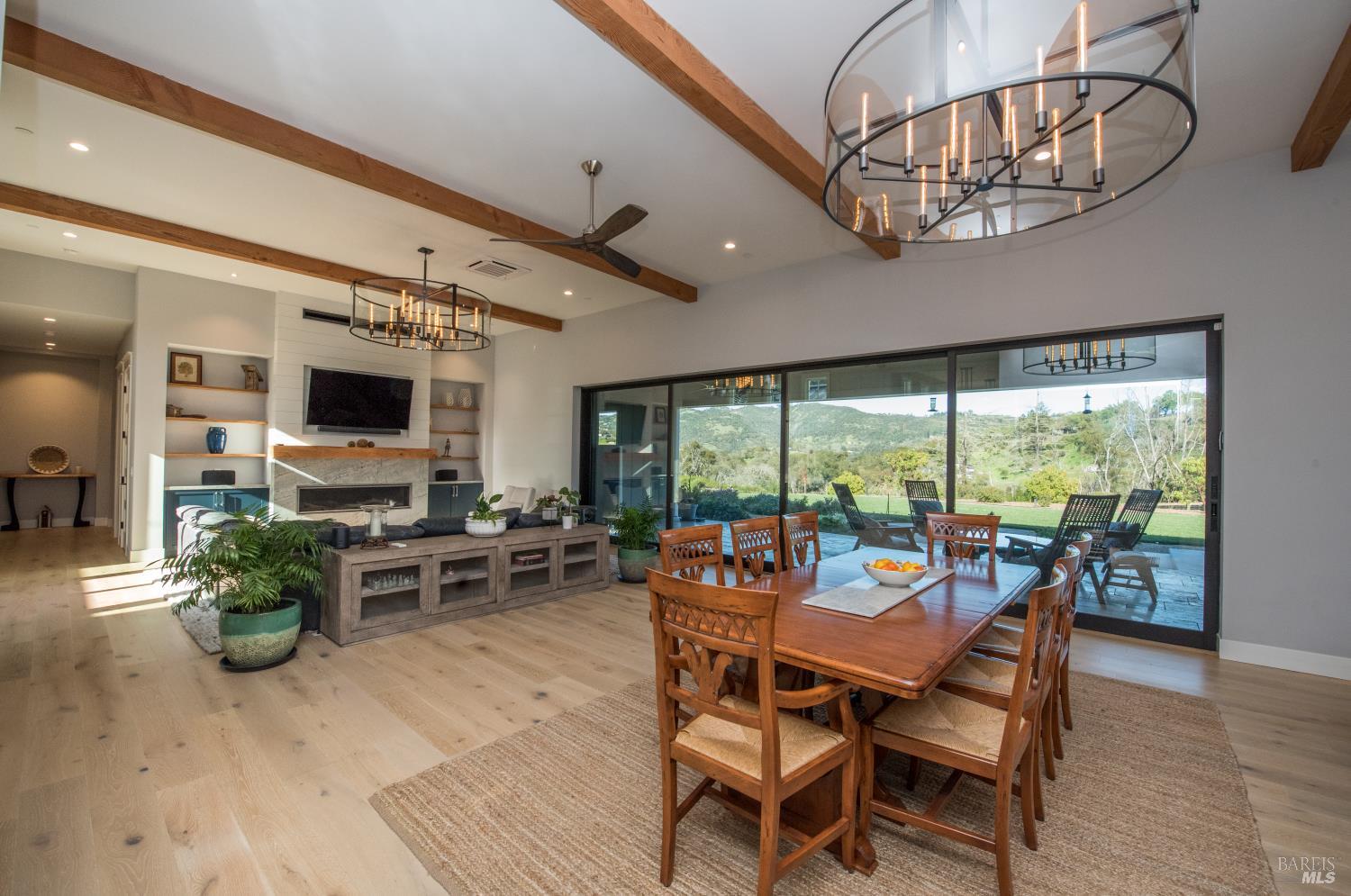 Detail Gallery Image 16 of 93 For 3932 Silver Fox Ct, Santa Rosa,  CA 95403 - 4 Beds | 4/1 Baths