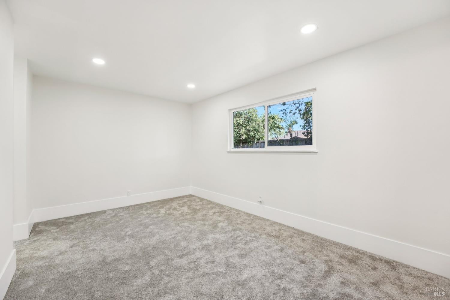 Detail Gallery Image 38 of 49 For 1662 Glazier Dr, Concord,  CA 94521 - 3 Beds | 2 Baths