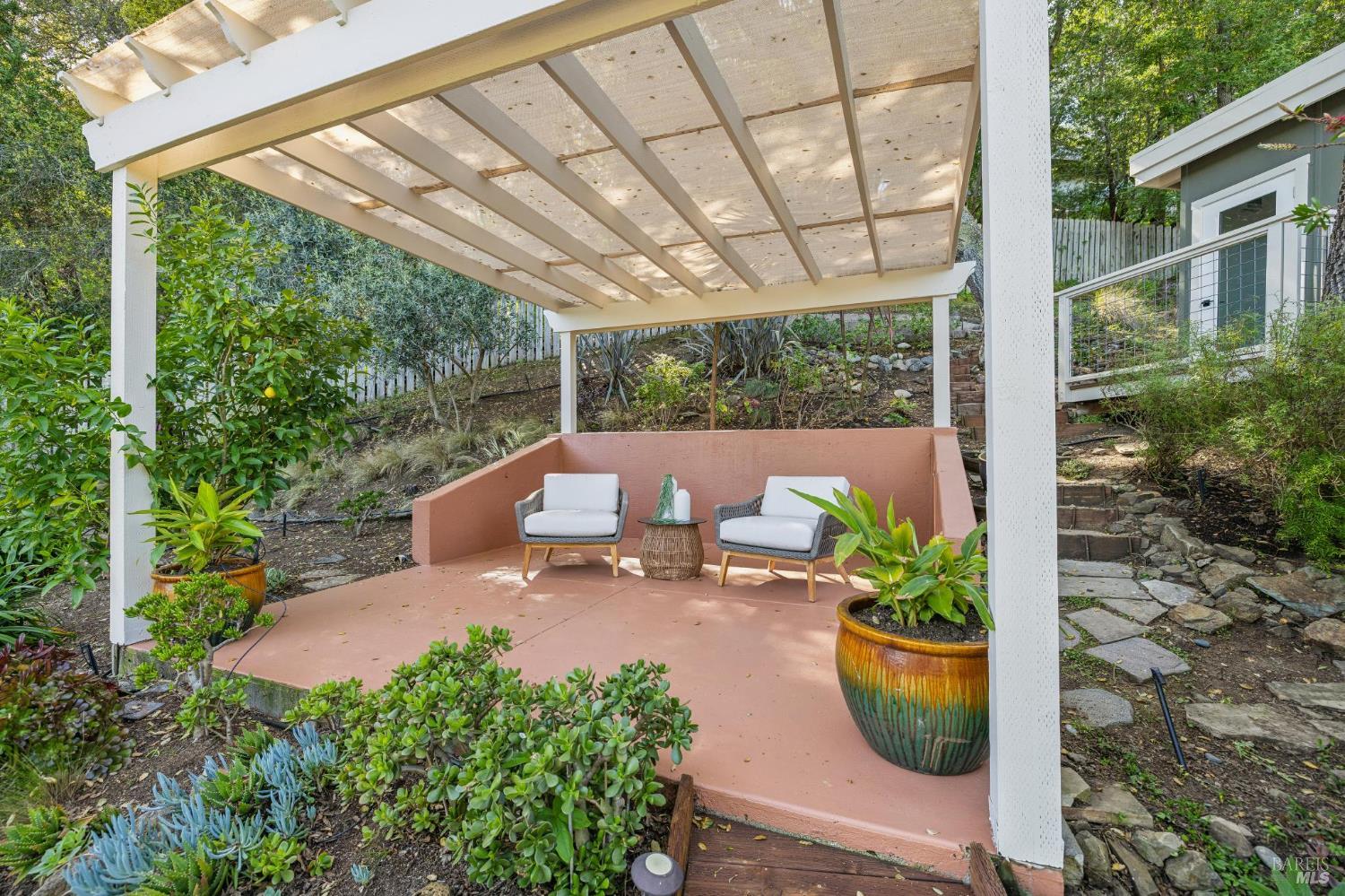 Detail Gallery Image 56 of 70 For 67 Oak Springs Dr, San Anselmo,  CA 94960 - 5 Beds | 4/1 Baths