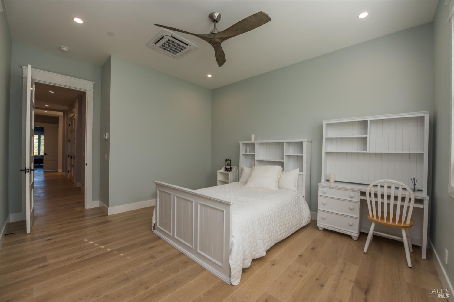 Detail Gallery Image 52 of 93 For 3932 Silver Fox Ct, Santa Rosa,  CA 95403 - 4 Beds | 4/1 Baths