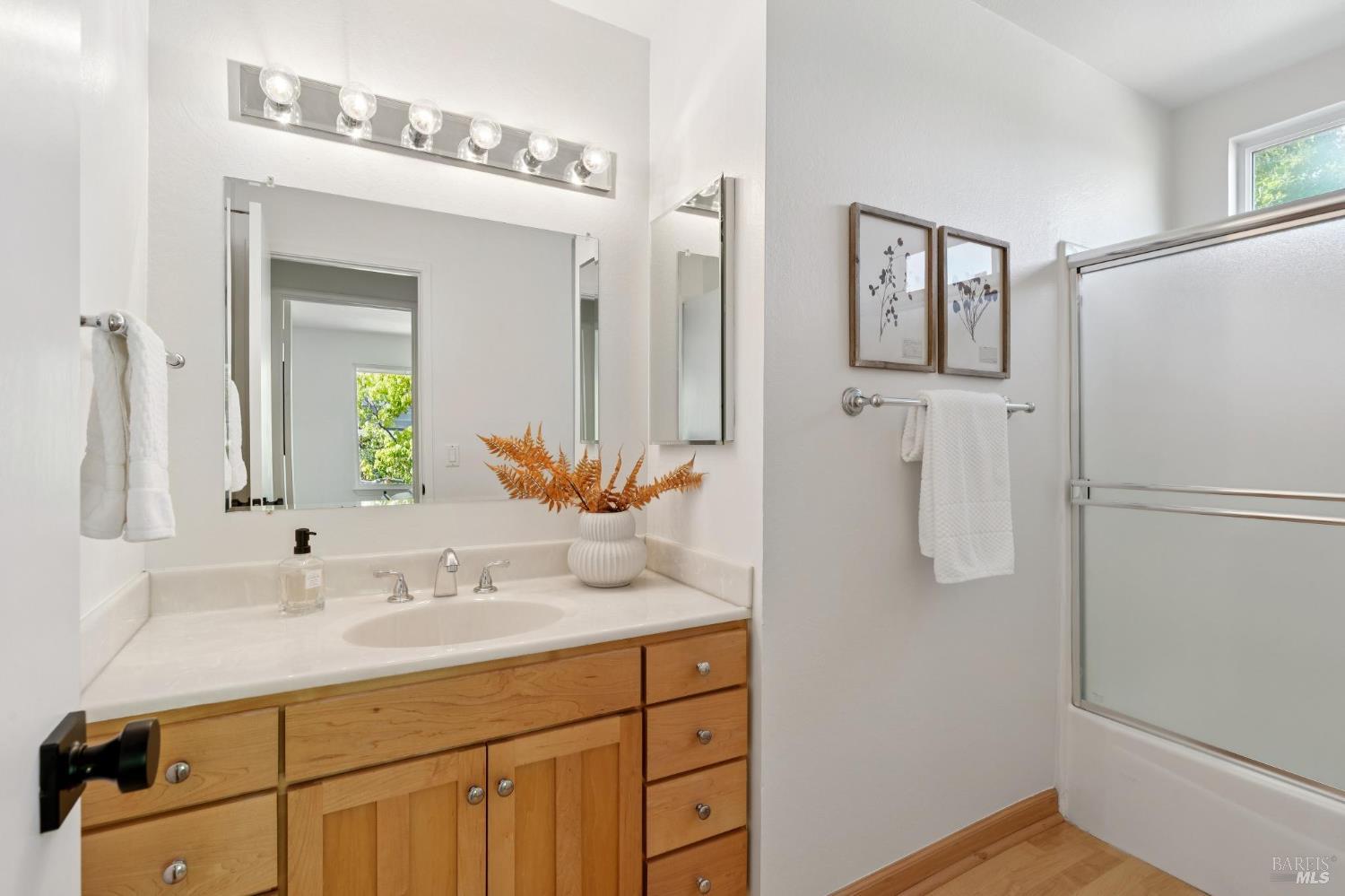 Detail Gallery Image 31 of 48 For 34 Plata Ct, Novato,  CA 94947 - 4 Beds | 2 Baths
