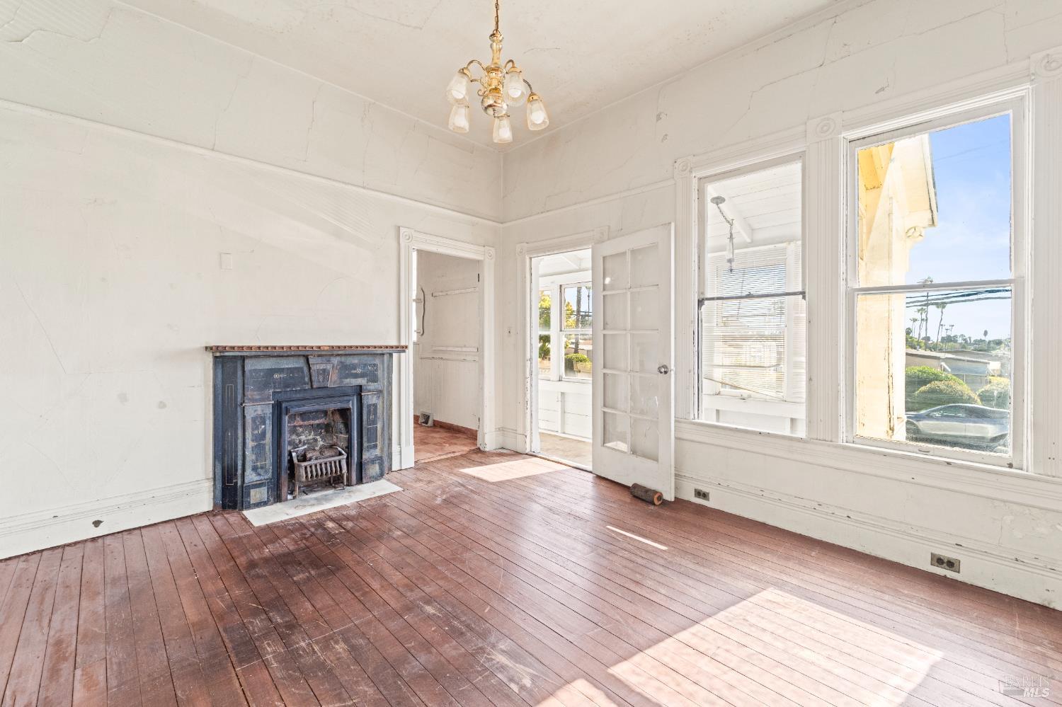 Detail Gallery Image 9 of 31 For 191 E G St, Benicia,  CA 94510 - 4 Beds | 1 Baths