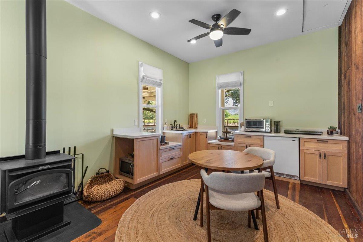 Detail Gallery Image 12 of 65 For 5647 Highway 128 Hwy, Geyserville,  CA 95441 - 3 Beds | 2 Baths