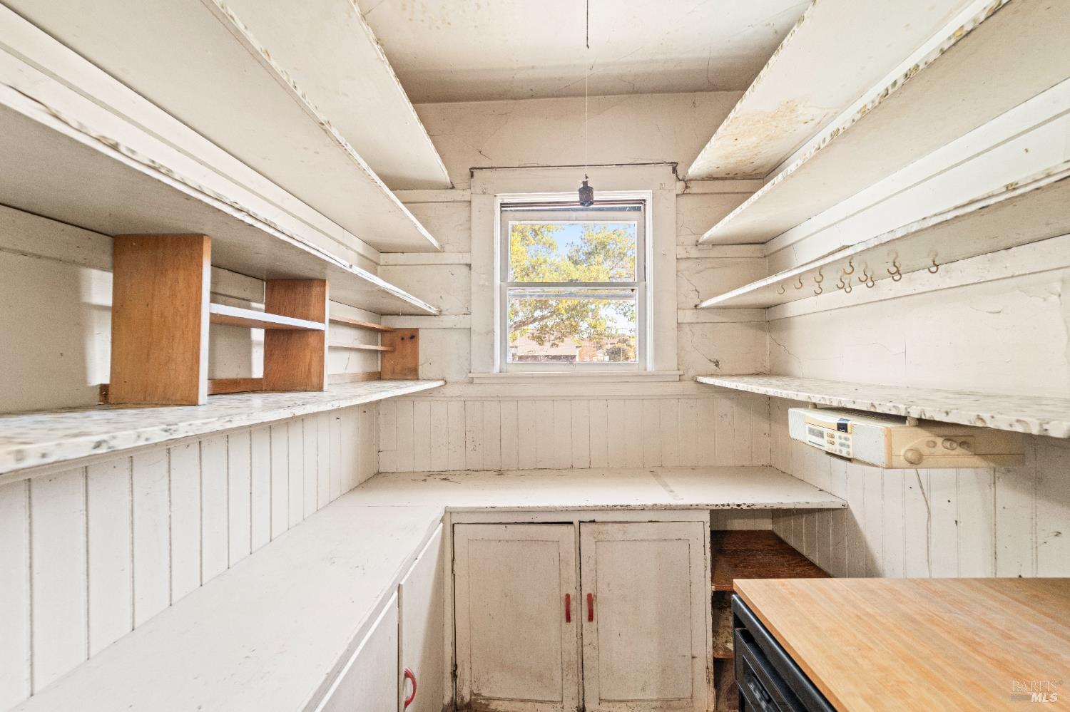 Detail Gallery Image 13 of 31 For 191 E G St, Benicia,  CA 94510 - 4 Beds | 1 Baths