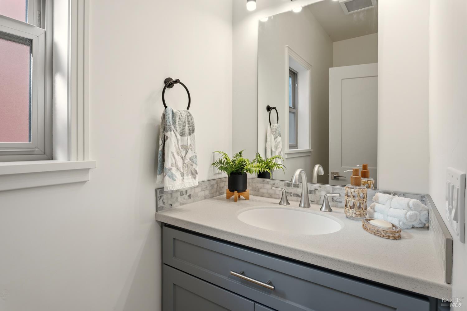 Detail Gallery Image 11 of 30 For 629 Myron St, Ukiah,  CA 95482 - 2 Beds | 2/1 Baths