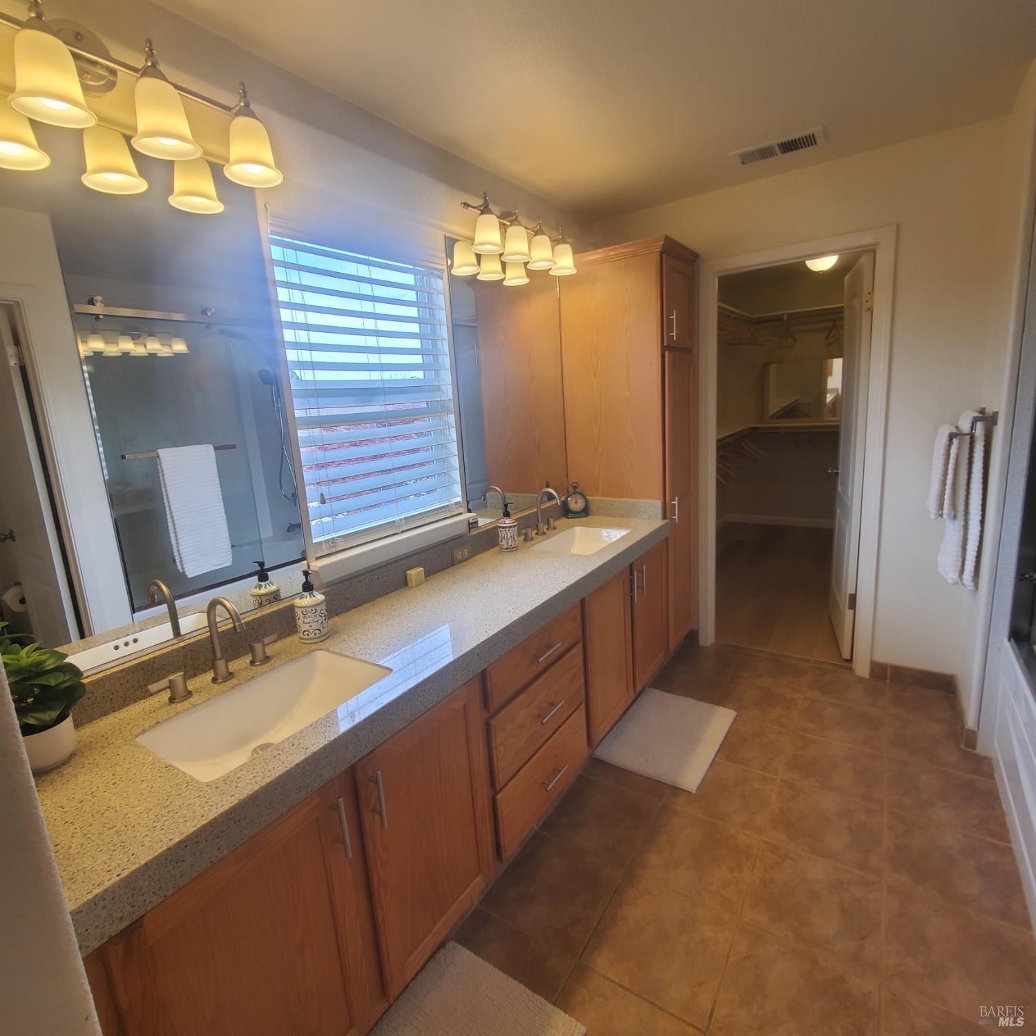 Detail Gallery Image 19 of 39 For 3389 Mojave Ave, Santa Rosa,  CA 95407 - 3 Beds | 2/1 Baths