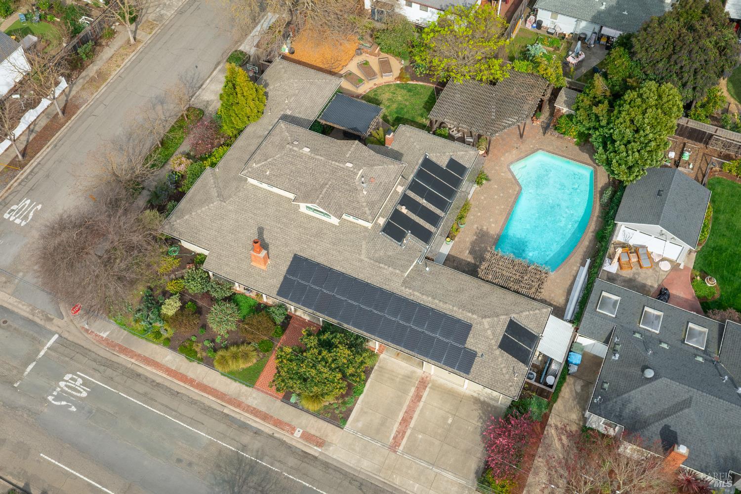 Detail Gallery Image 29 of 31 For 200 Alderbrook Dr, Santa Rosa,  CA 95405 - 4 Beds | 3/1 Baths