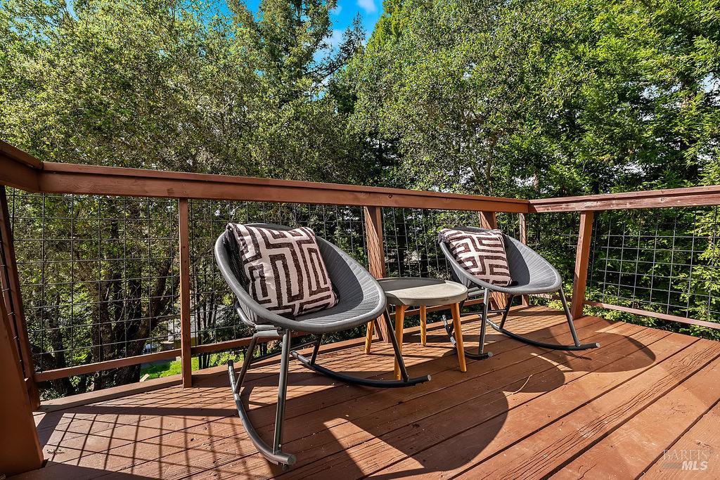 Detail Gallery Image 42 of 58 For 913 Valley View Dr, Healdsburg,  CA 95448 - 3 Beds | 3 Baths