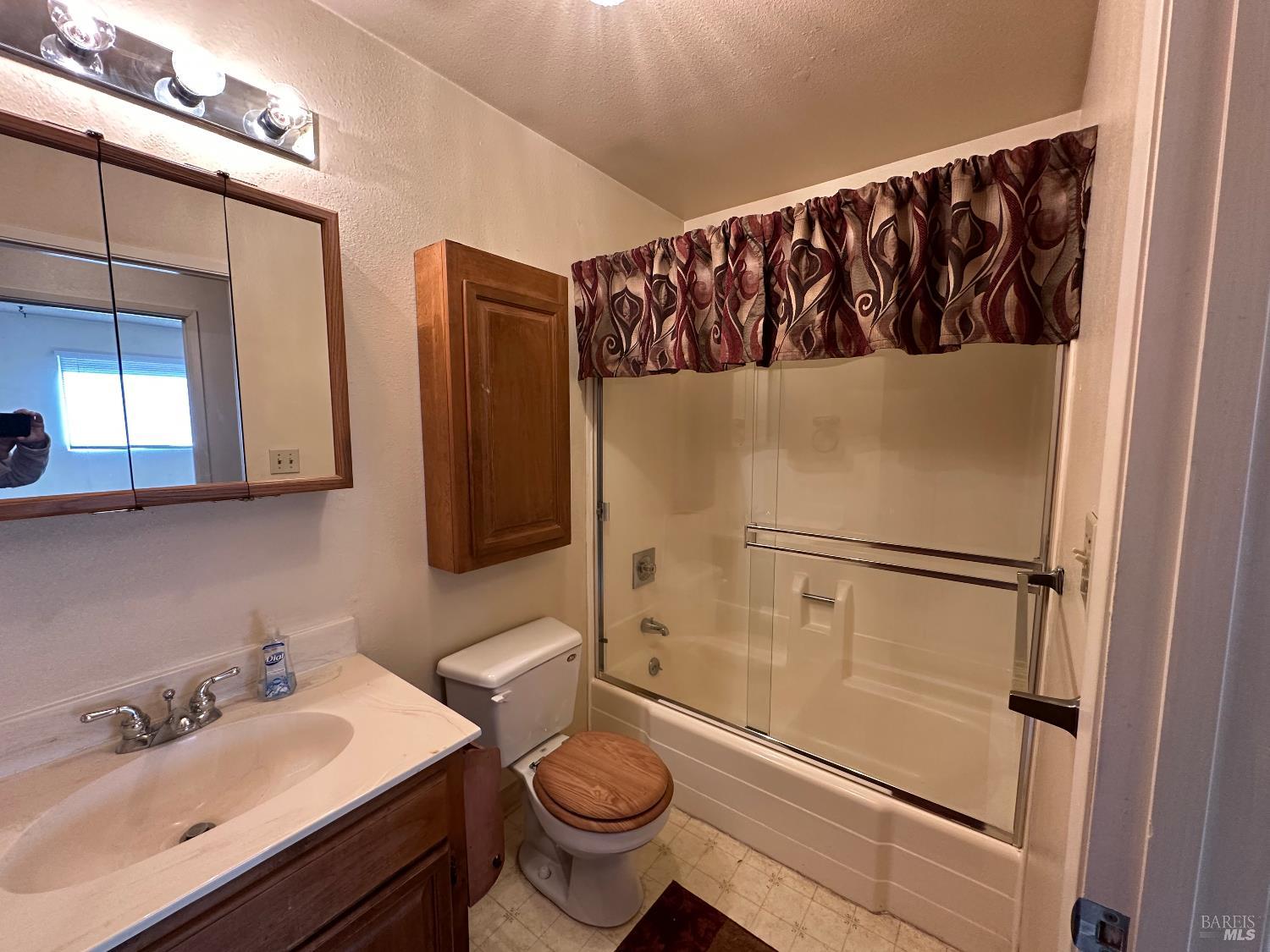 Detail Gallery Image 13 of 18 For 567 Pebble Way St, Clearlake Oaks,  CA 95423 - 3 Beds | 2 Baths