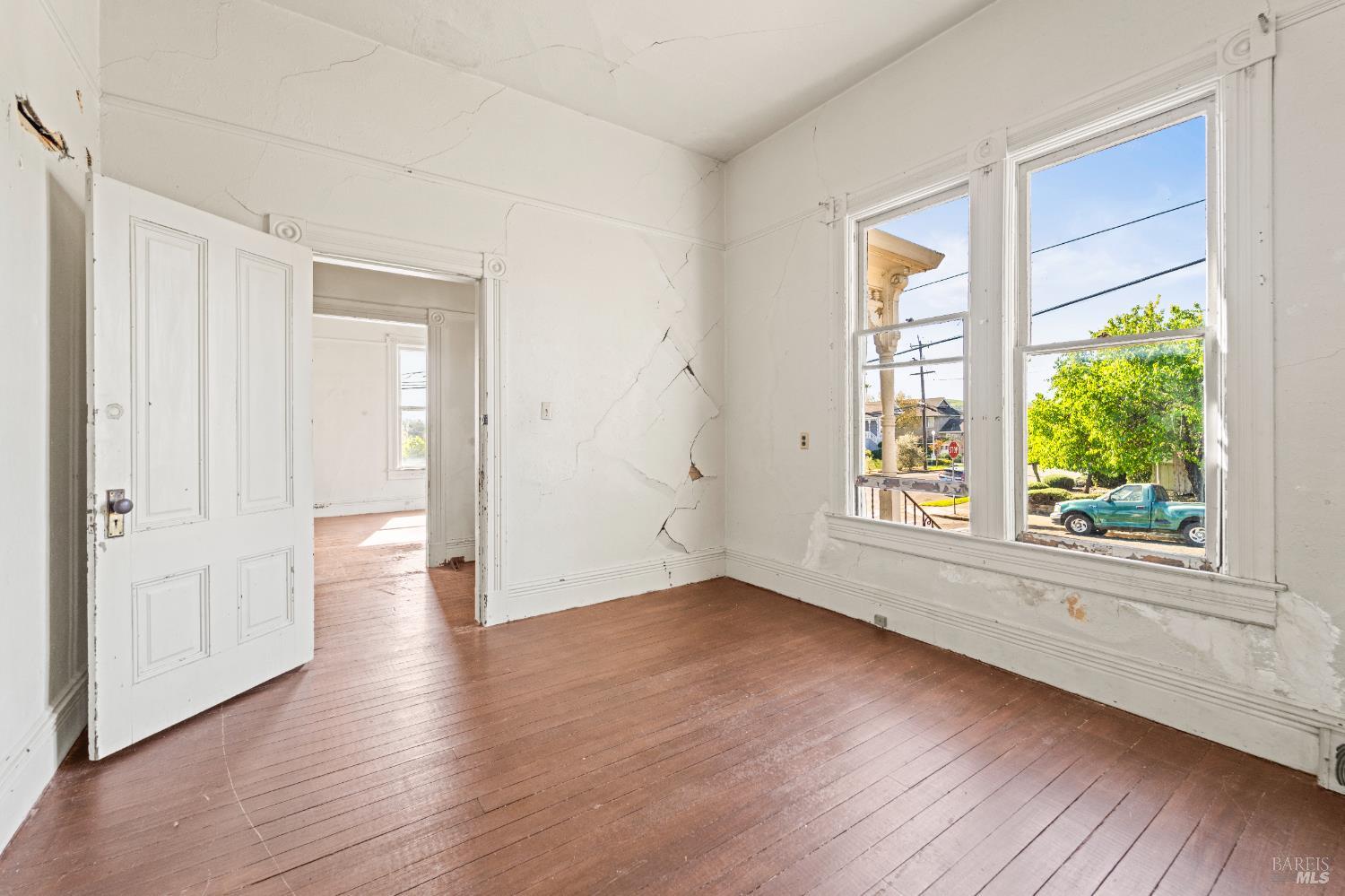 Detail Gallery Image 14 of 31 For 191 E G St, Benicia,  CA 94510 - 4 Beds | 1 Baths