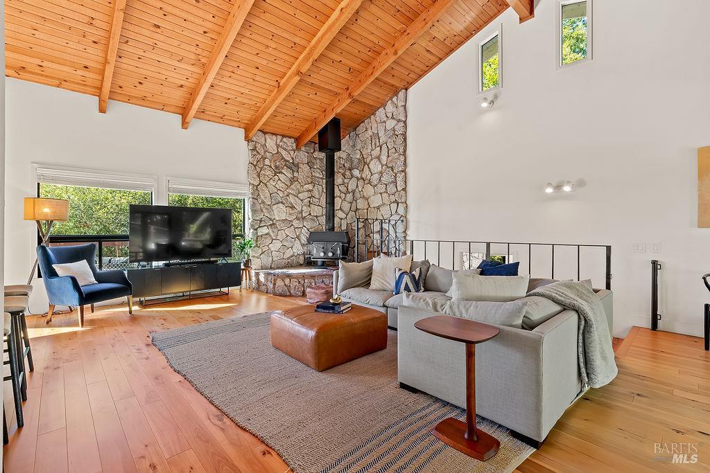 Detail Gallery Image 15 of 58 For 913 Valley View Dr, Healdsburg,  CA 95448 - 3 Beds | 3 Baths