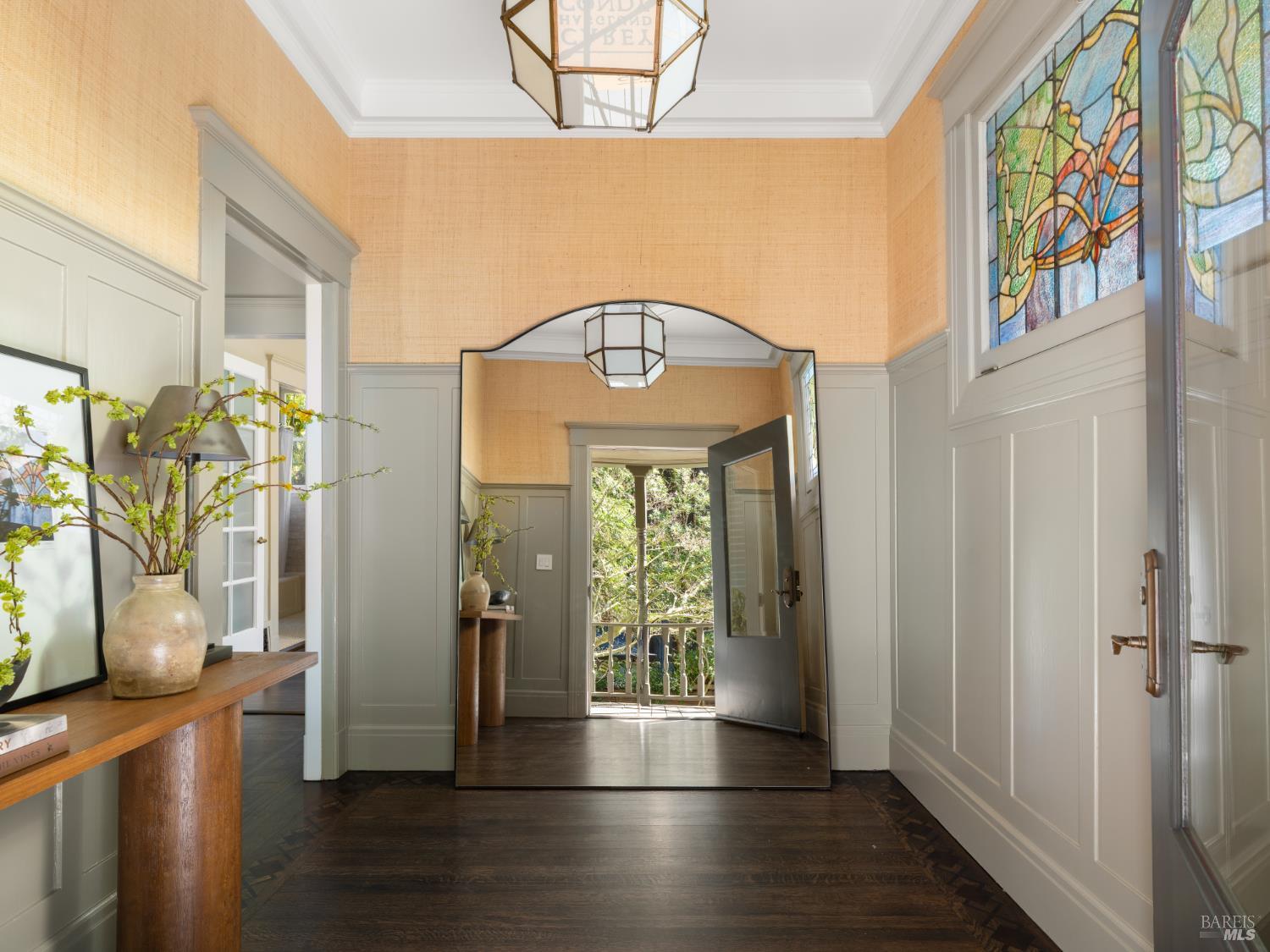 Detail Gallery Image 3 of 41 For 8 Laurel St, Mill Valley,  CA 94941 - 6 Beds | 4/1 Baths