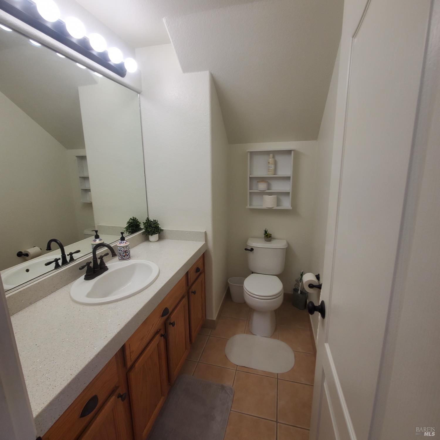 Detail Gallery Image 6 of 39 For 3389 Mojave Ave, Santa Rosa,  CA 95407 - 3 Beds | 2/1 Baths