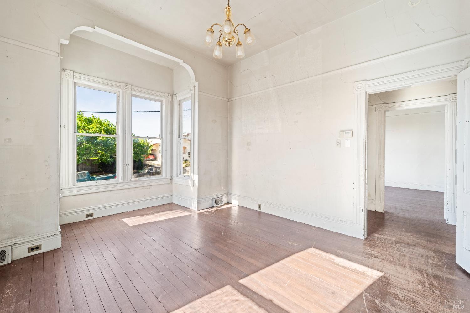 Detail Gallery Image 5 of 31 For 191 E G St, Benicia,  CA 94510 - 4 Beds | 1 Baths