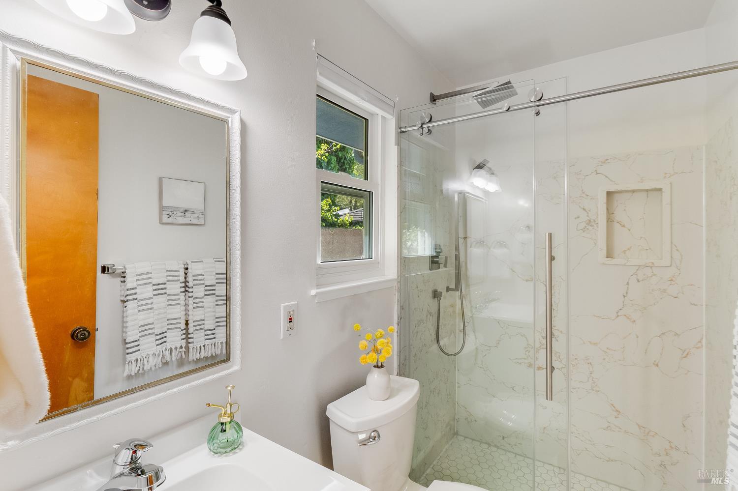 Detail Gallery Image 41 of 61 For 453 Clark Dr, Vallejo,  CA 94591 - 3 Beds | 2/1 Baths