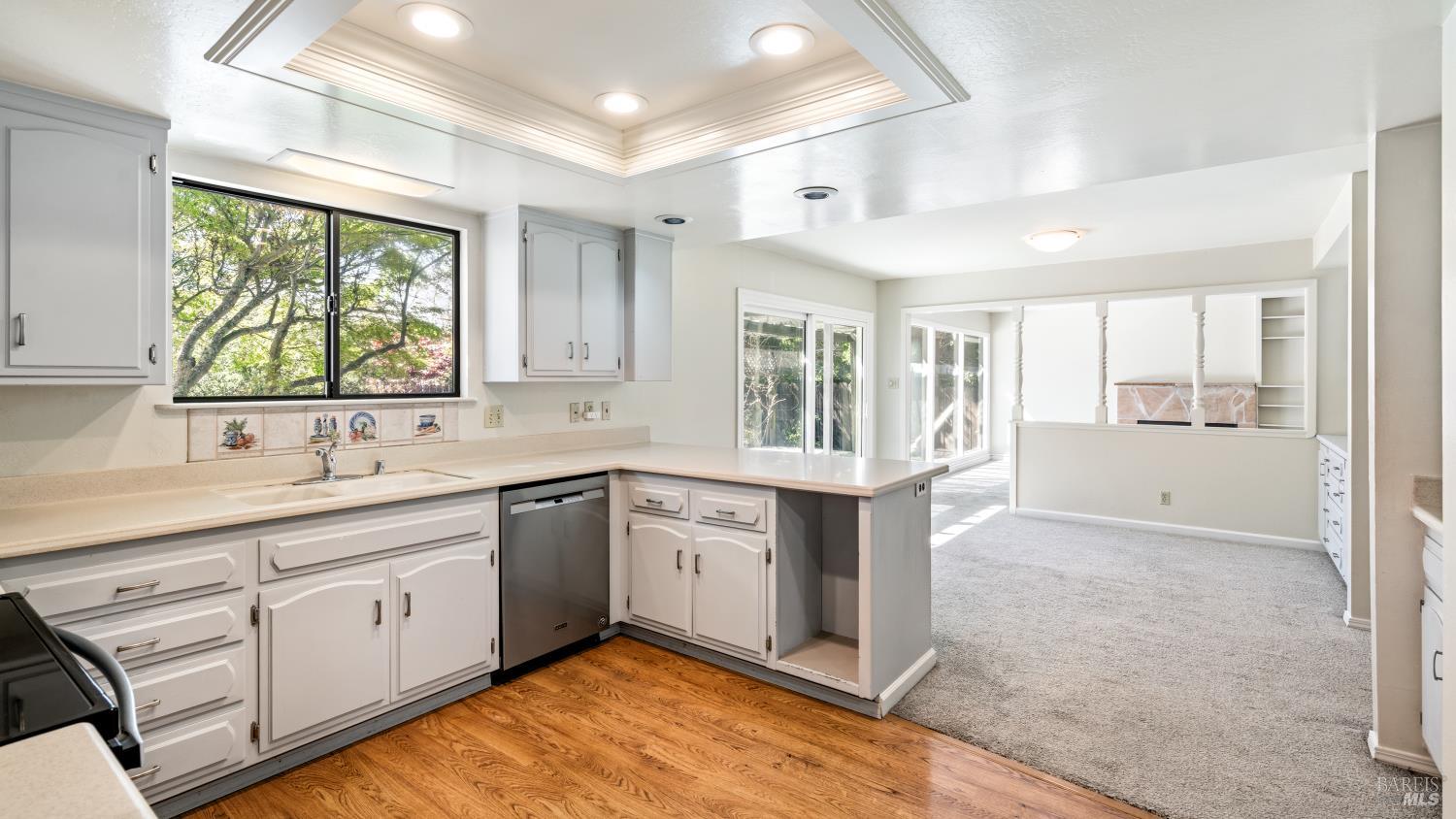 Detail Gallery Image 10 of 40 For 753 Nebraska Dr, Santa Rosa,  CA 95405 - 3 Beds | 2 Baths