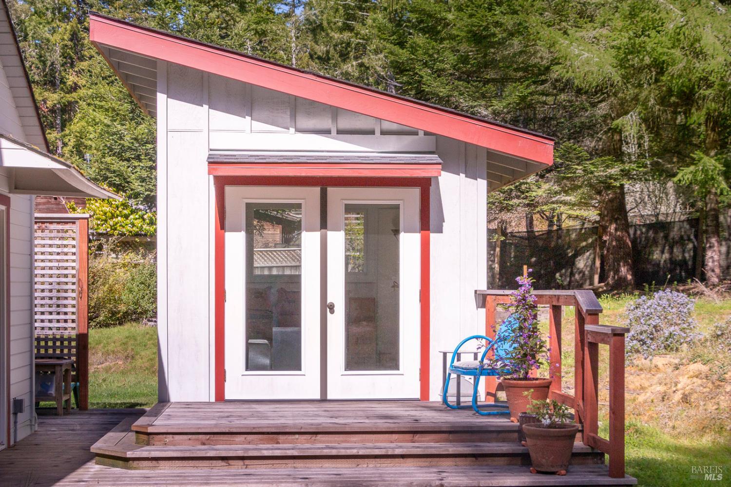 Detail Gallery Image 6 of 55 For 10901 Gurley Ln, Mendocino,  CA 95460 - 2 Beds | 1/1 Baths