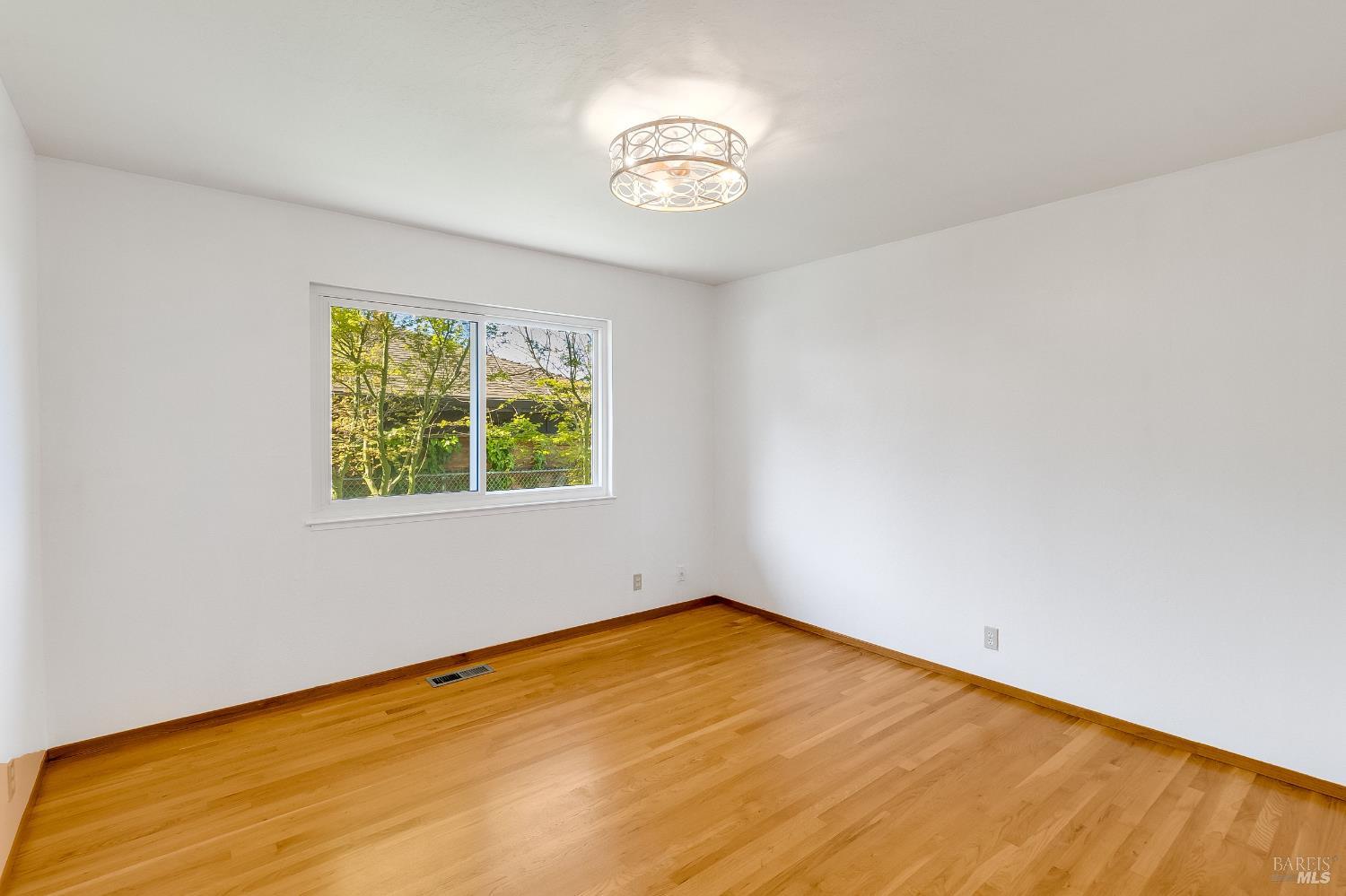 Detail Gallery Image 37 of 61 For 453 Clark Dr, Vallejo,  CA 94591 - 3 Beds | 2/1 Baths