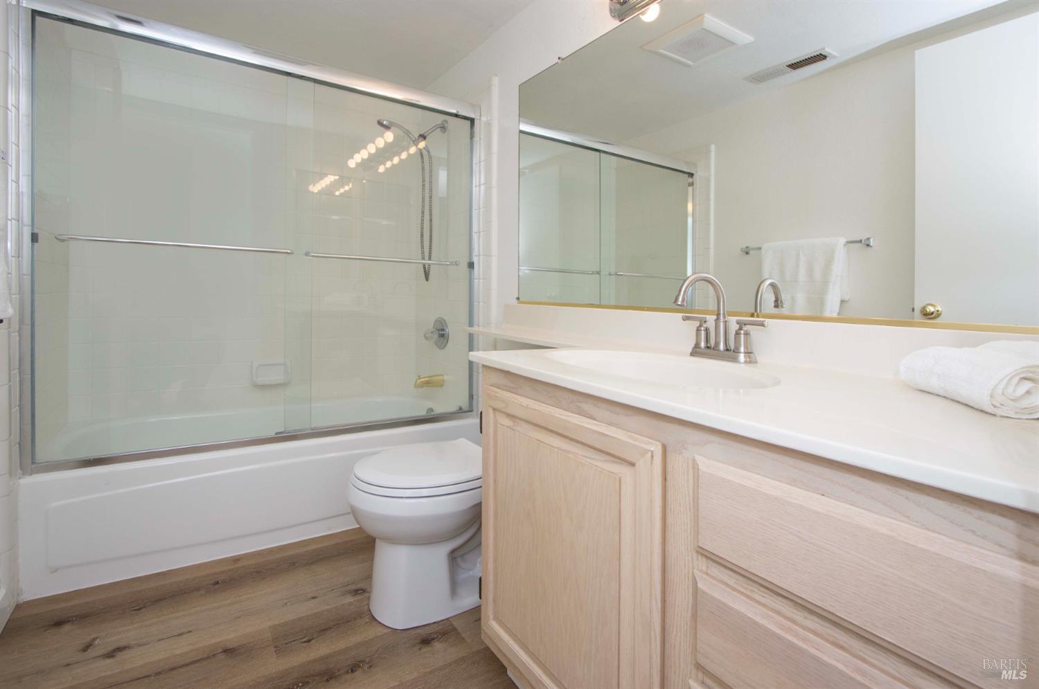 Detail Gallery Image 20 of 30 For 230 Pelican Ln, Novato,  CA 94949 - 3 Beds | 2/1 Baths