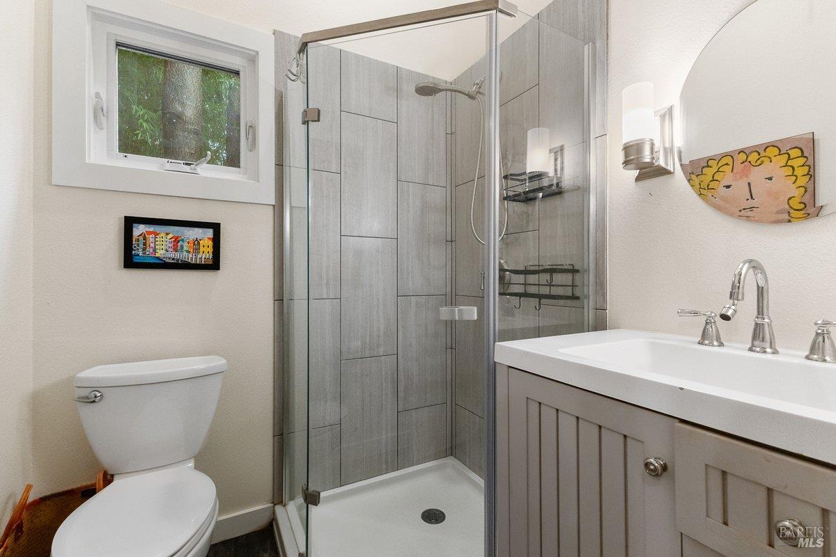 Detail Gallery Image 16 of 20 For 821 Prince Ave, Healdsburg,  CA 95448 - 3 Beds | 3/1 Baths