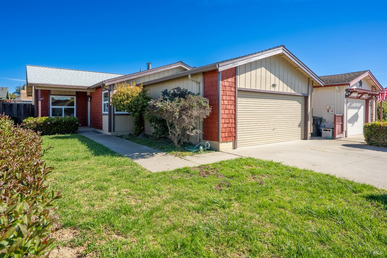 Detail Gallery Image 2 of 39 For 482 Vivienne Dr, Watsonville,  CA 95076 - 2 Beds | 2 Baths