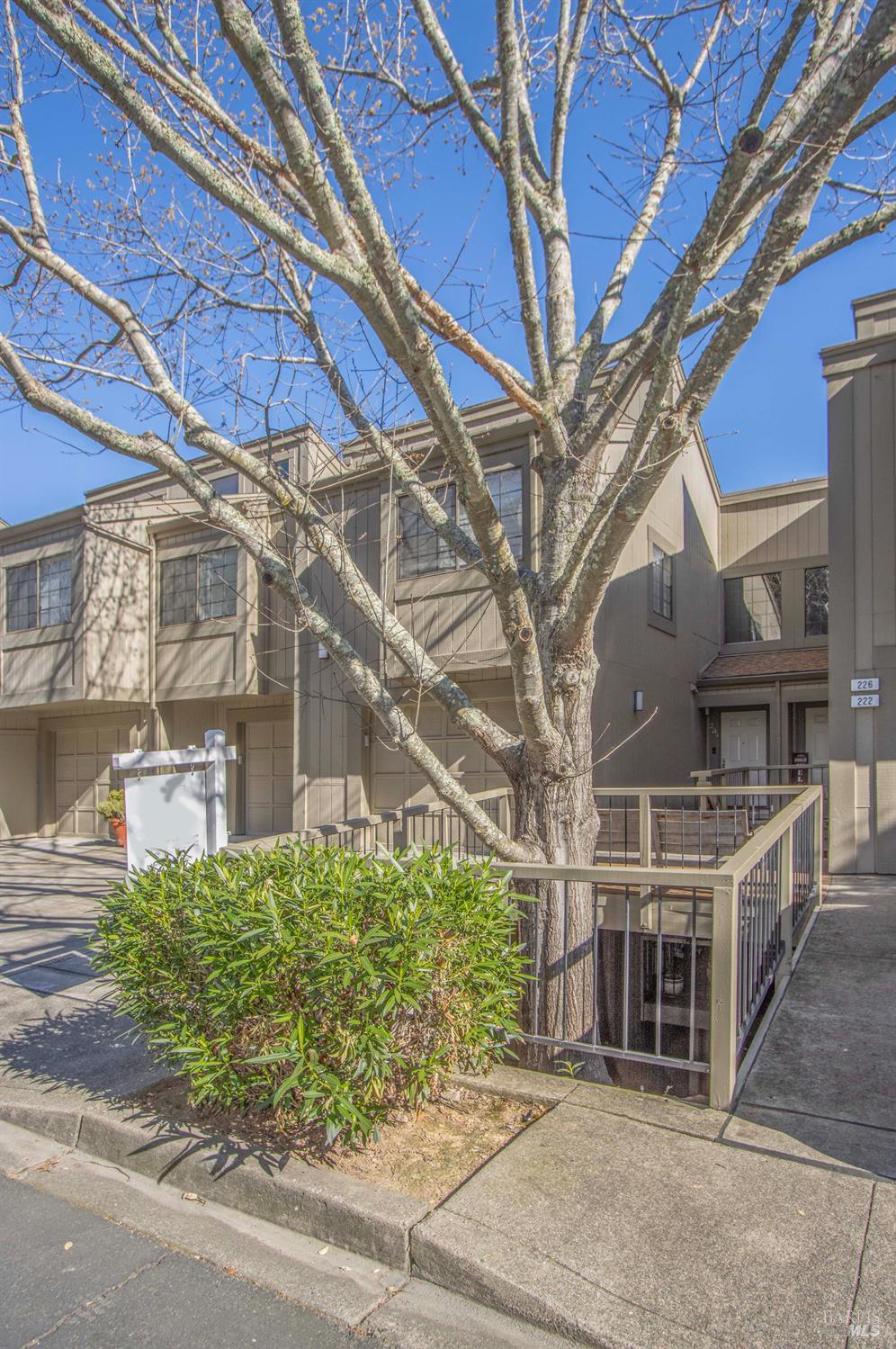 Detail Gallery Image 29 of 30 For 230 Pelican Ln, Novato,  CA 94949 - 3 Beds | 2/1 Baths