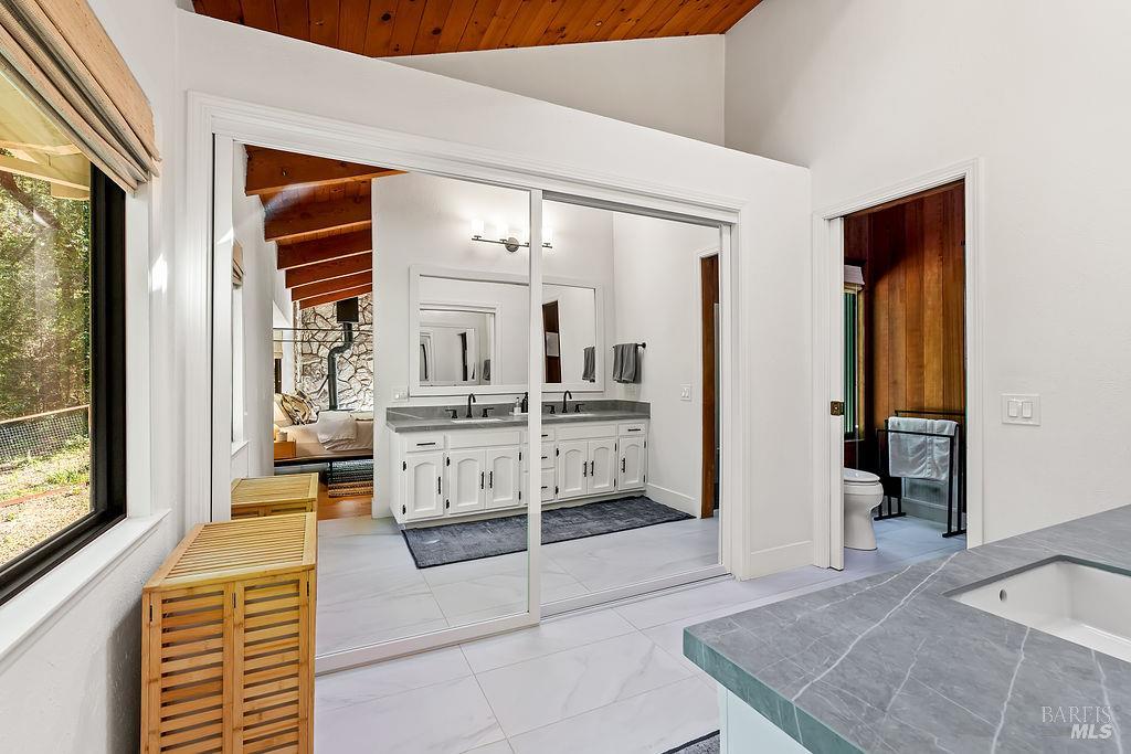 Detail Gallery Image 38 of 58 For 913 Valley View Dr, Healdsburg,  CA 95448 - 3 Beds | 3 Baths