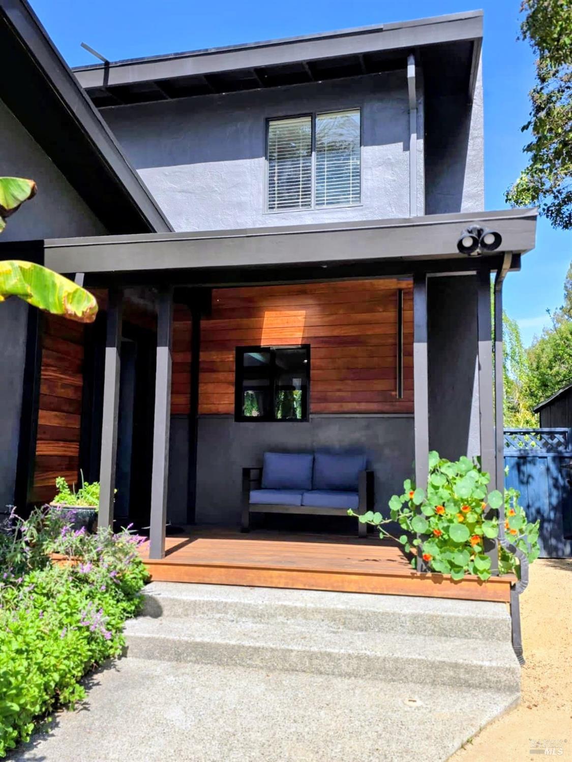 Detail Gallery Image 9 of 33 For 2100 Center Rd, Novato,  CA 94947 - 4 Beds | 3 Baths