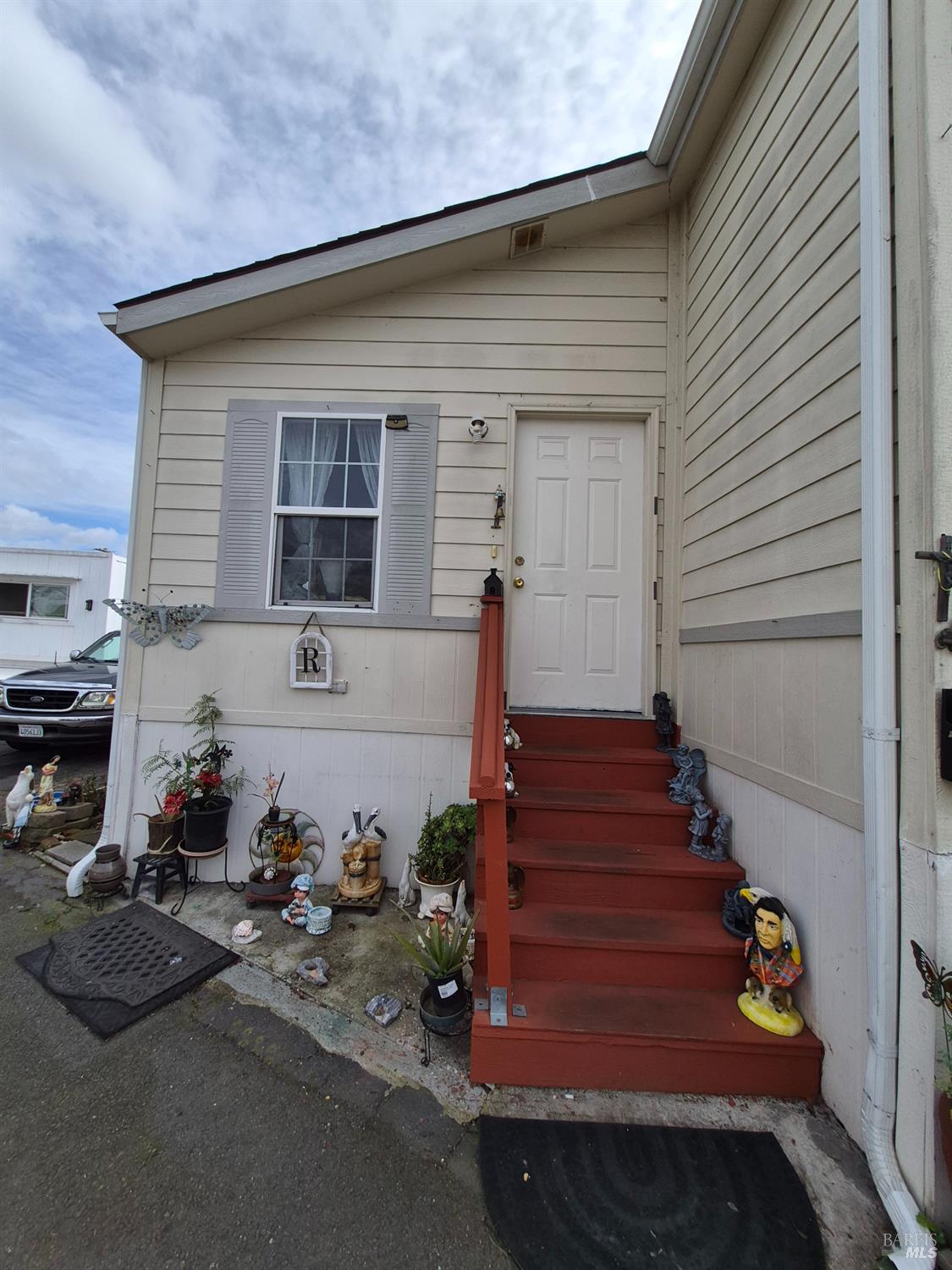 Detail Gallery Image 2 of 15 For 130 Reed Cir, Napa,  CA 94558 - 3 Beds | 2 Baths