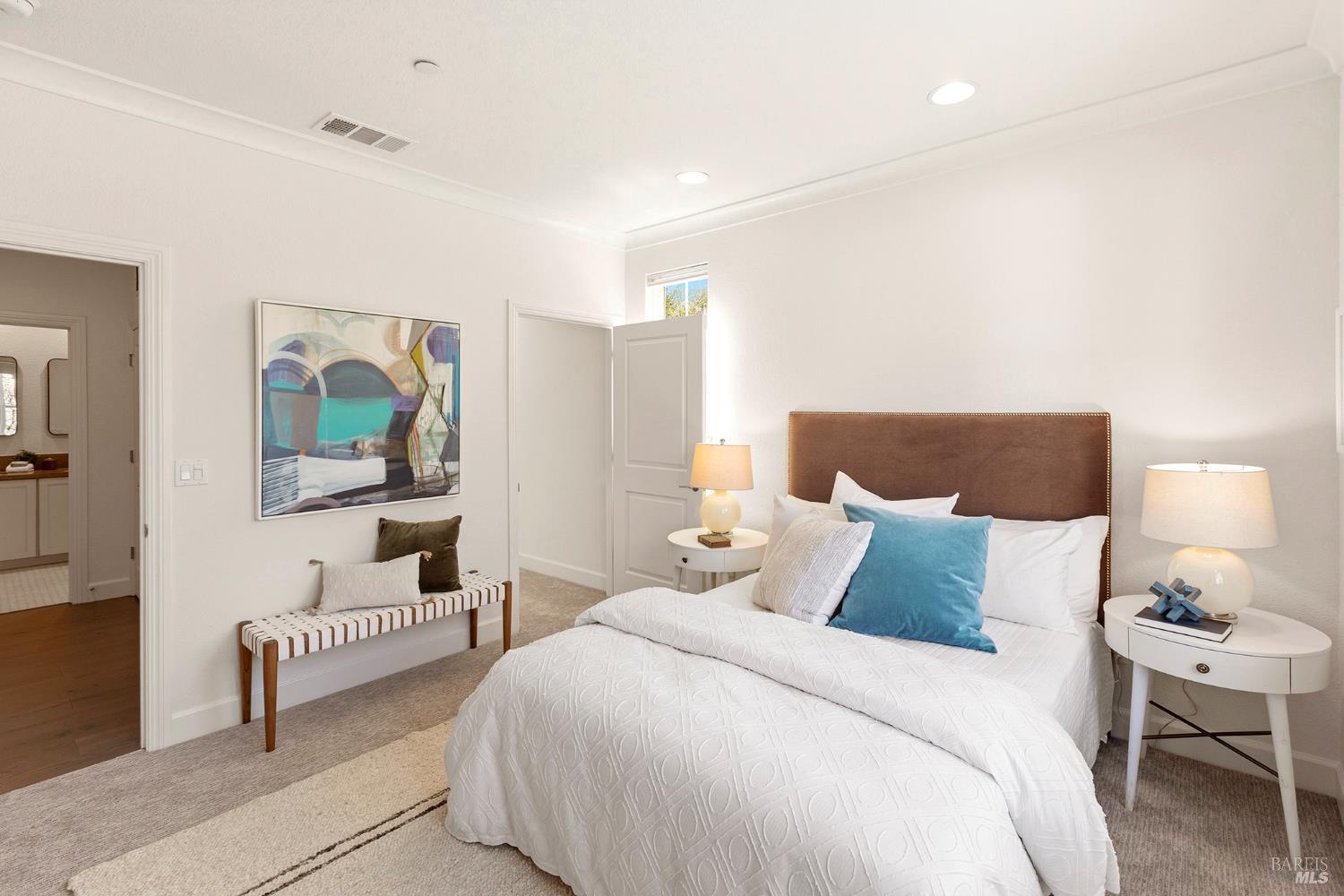 Detail Gallery Image 12 of 15 For 15 Camellia Cir, Larkspur,  CA 94939 - 1 Beds | 1 Baths